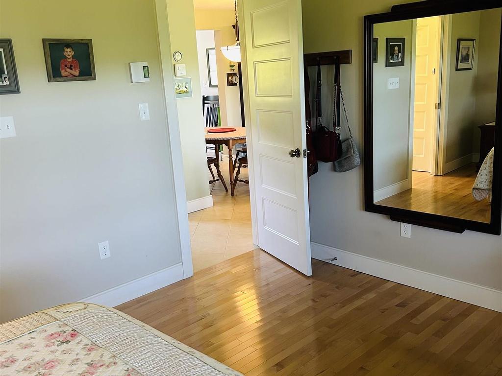 












11599 Kempt Head Road

,
Boularderie Center,




NS
B1X 1K6

