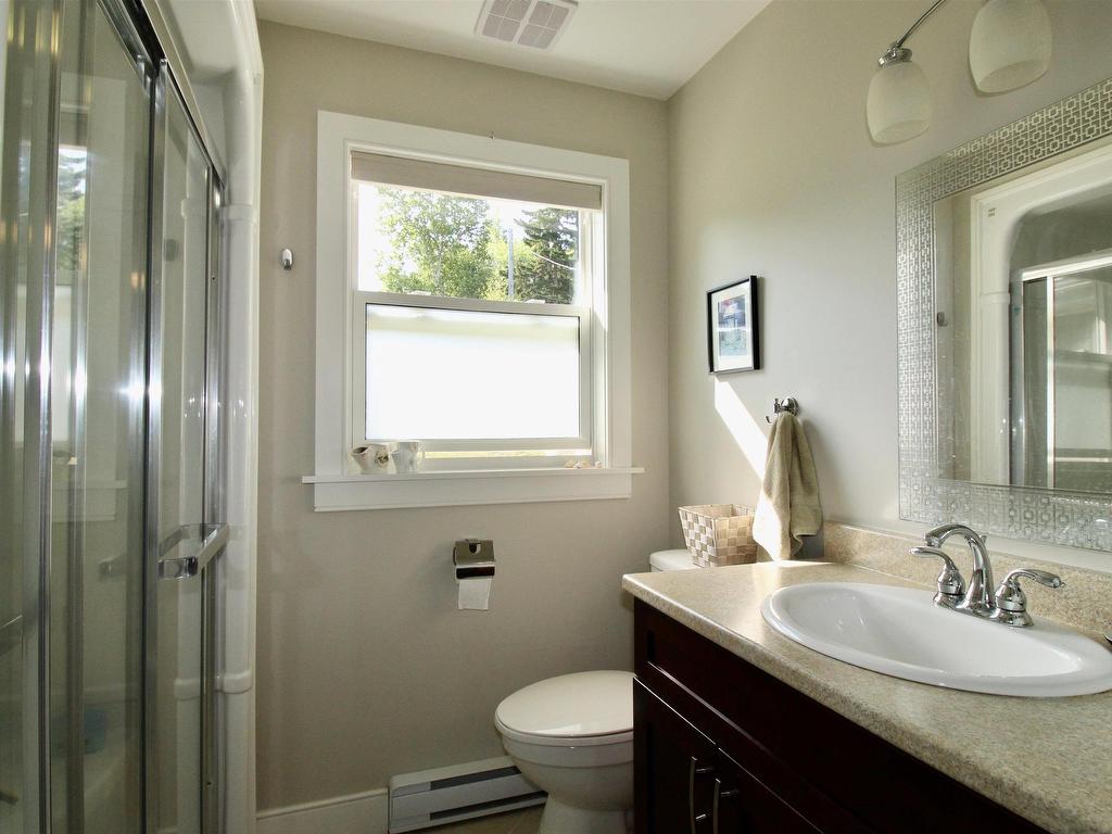 












11599 Kempt Head Road

,
Boularderie Center,




NS
B1X 1K6

