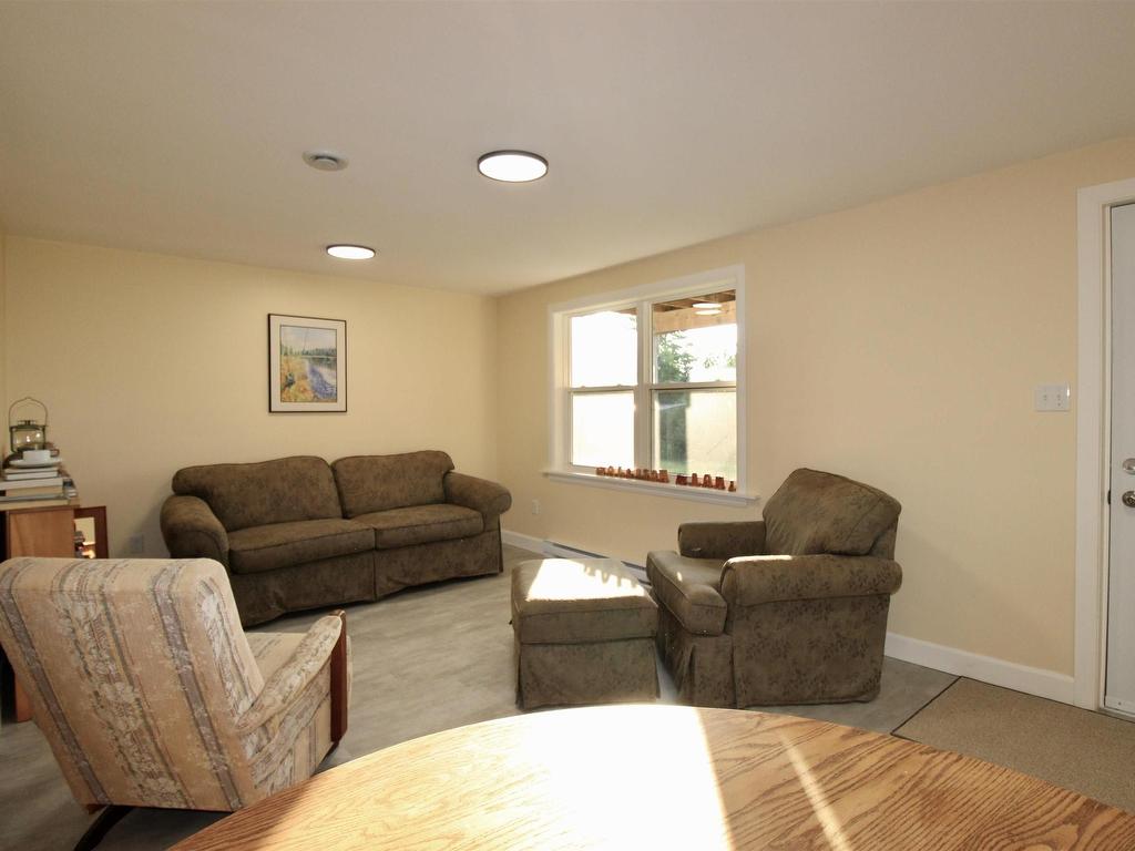 












11599 Kempt Head Road

,
Boularderie Center,




NS
B1X 1K6

