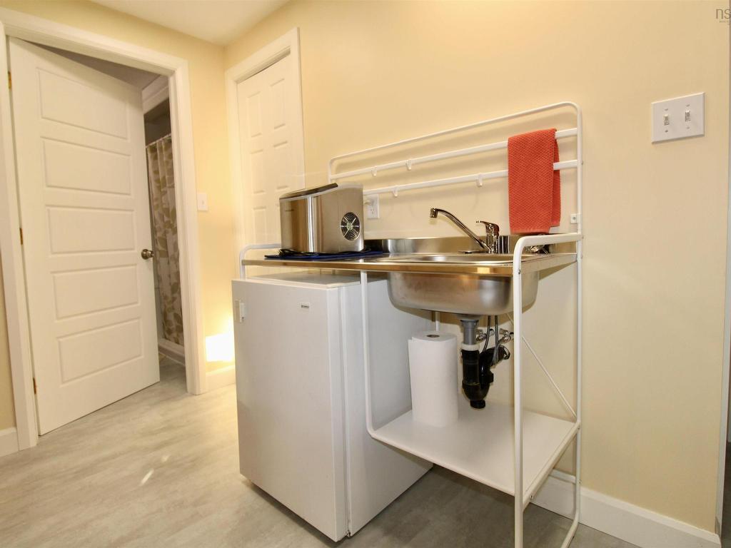 












11599 Kempt Head Road

,
Boularderie Center,




NS
B1X 1K6

