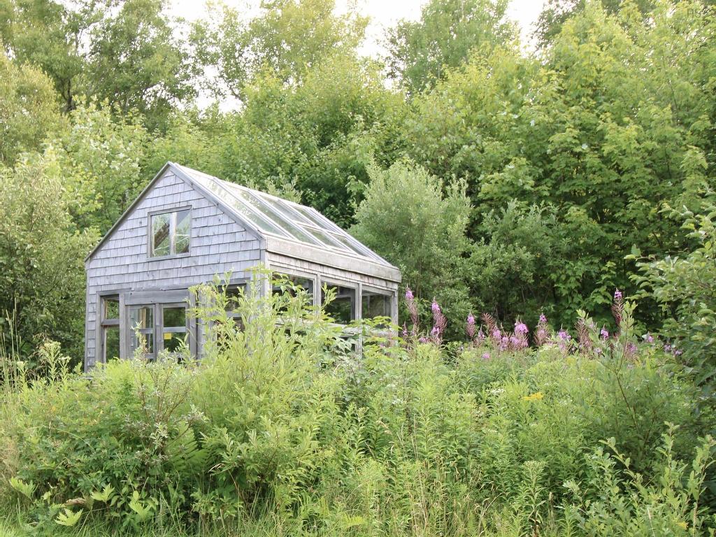 












11599 Kempt Head Road

,
Boularderie Center,




NS
B1X 1K6


