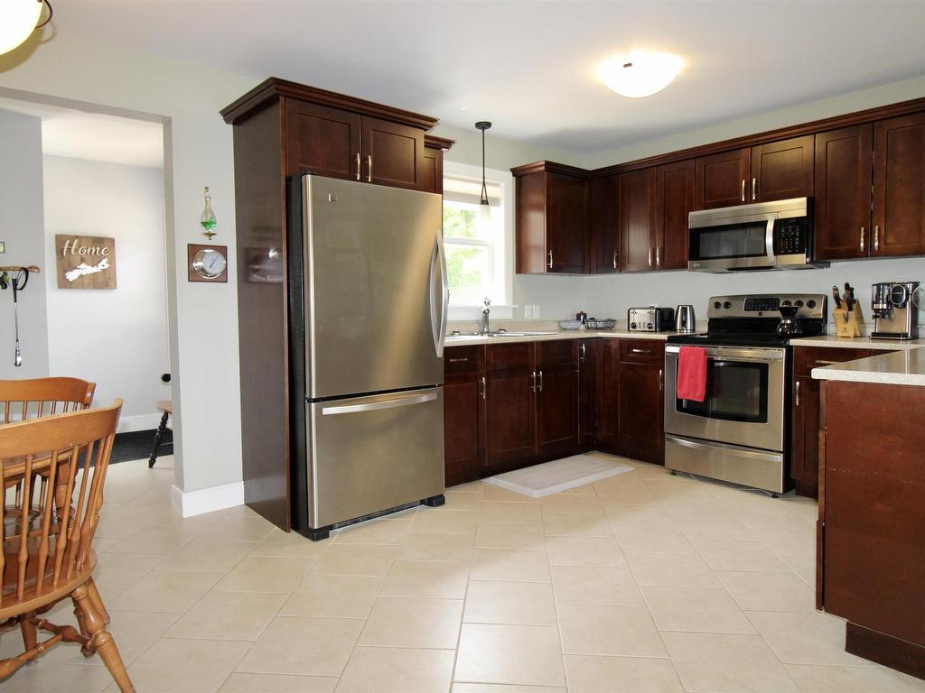 












11599 Kempt Head Road

,
Boularderie Center,




NS
B1X 1K6

