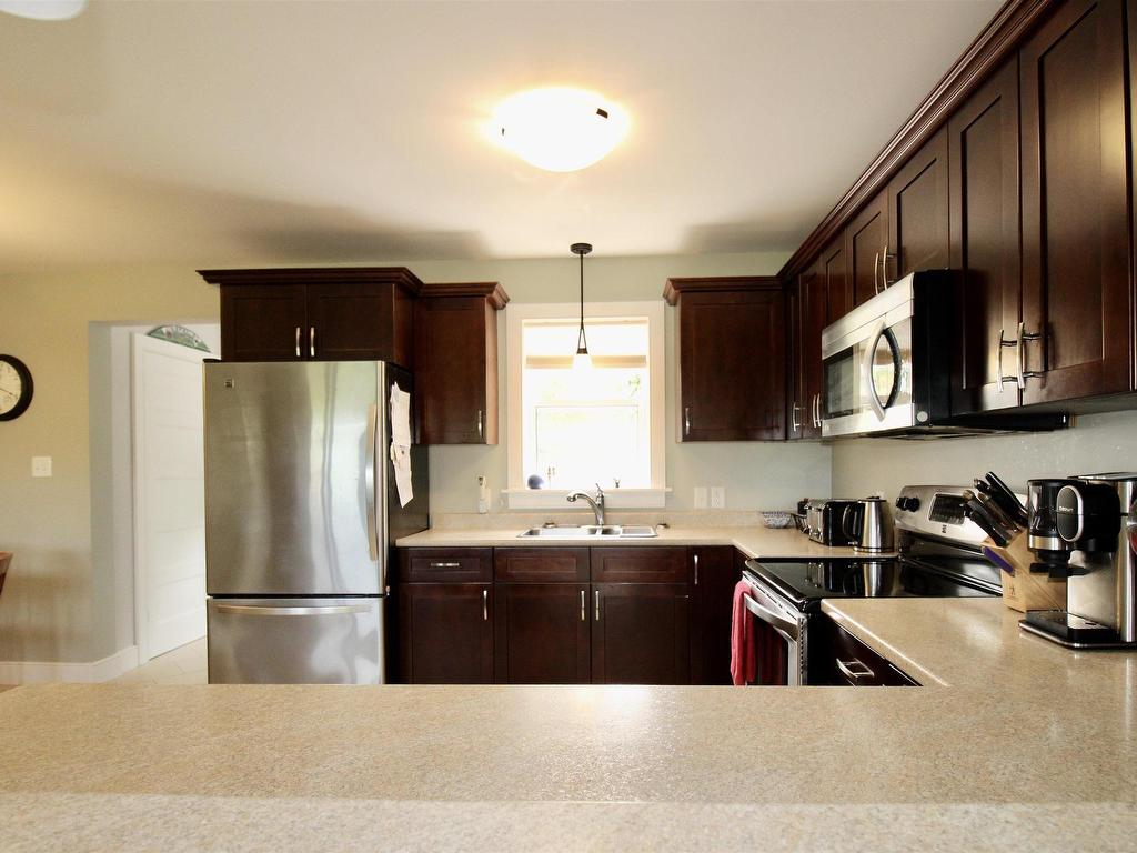 












11599 Kempt Head Road

,
Boularderie Center,




NS
B1X 1K6


