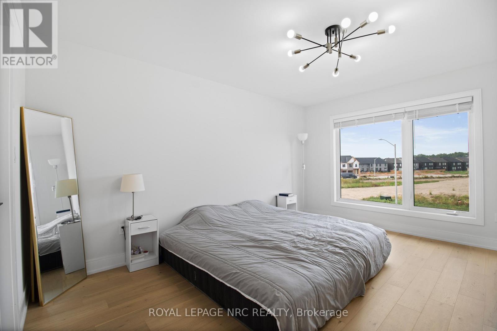 












7392 SPLENDOUR DRIVE

,
Niagara Falls (Brown),




Ontario
L2H3V8

