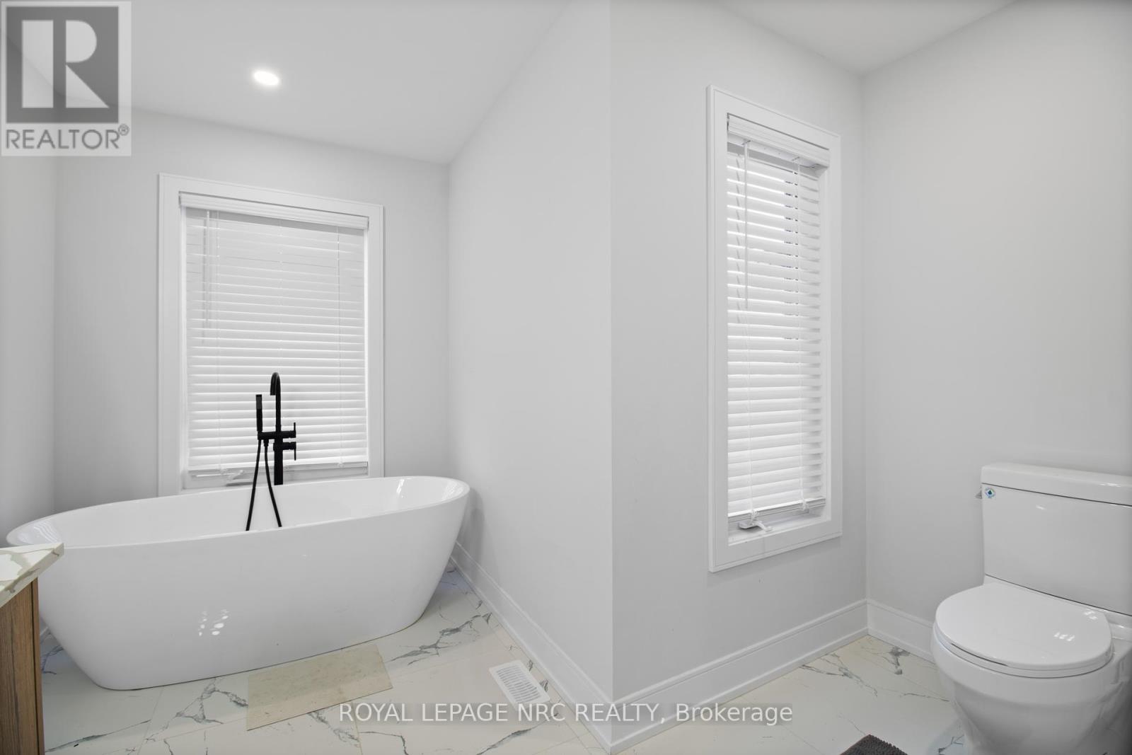 












7392 SPLENDOUR DRIVE

,
Niagara Falls (Brown),




Ontario
L2H3V8

