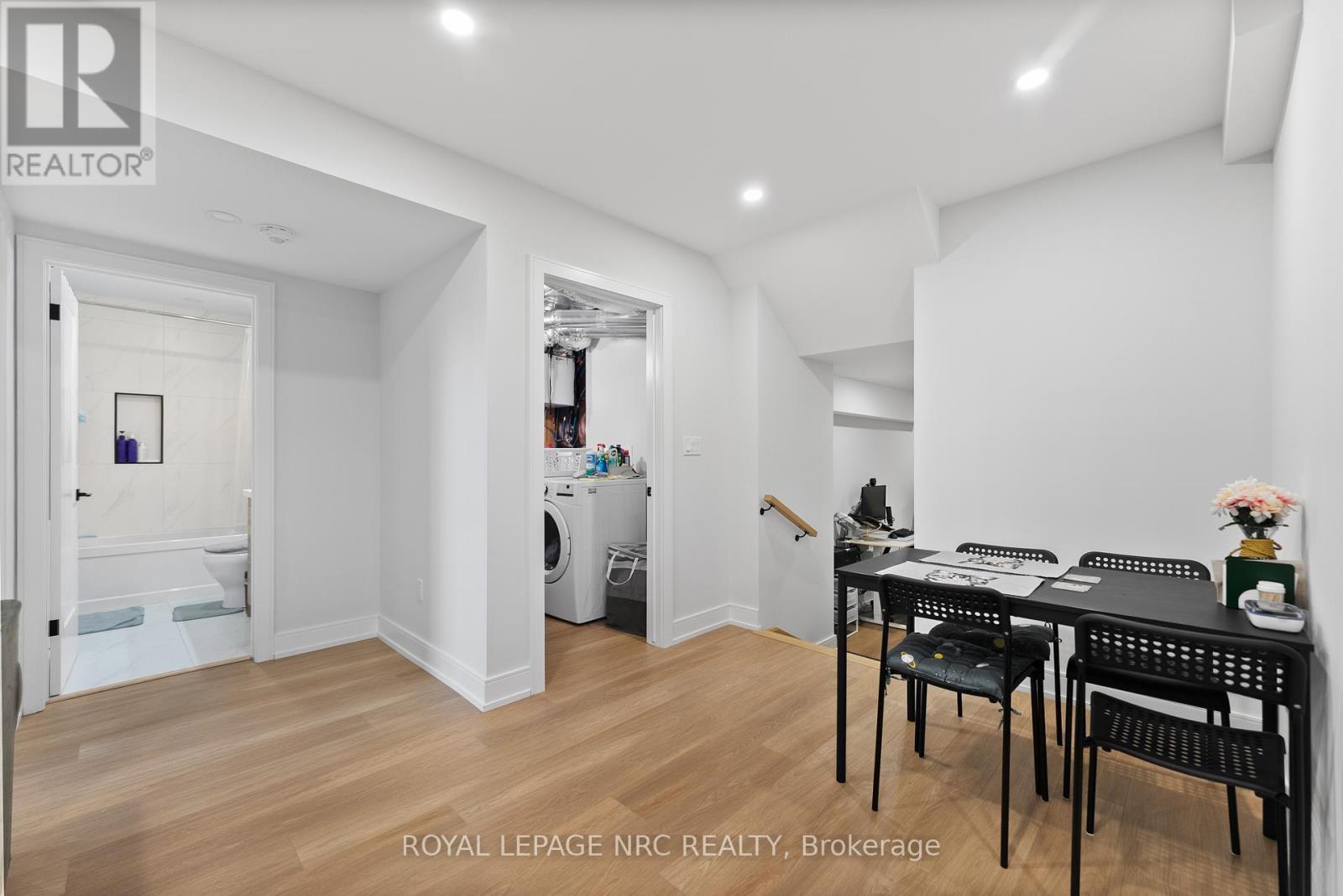 












7392 SPLENDOUR DRIVE

,
Niagara Falls (Brown),




Ontario
L2H3V8

