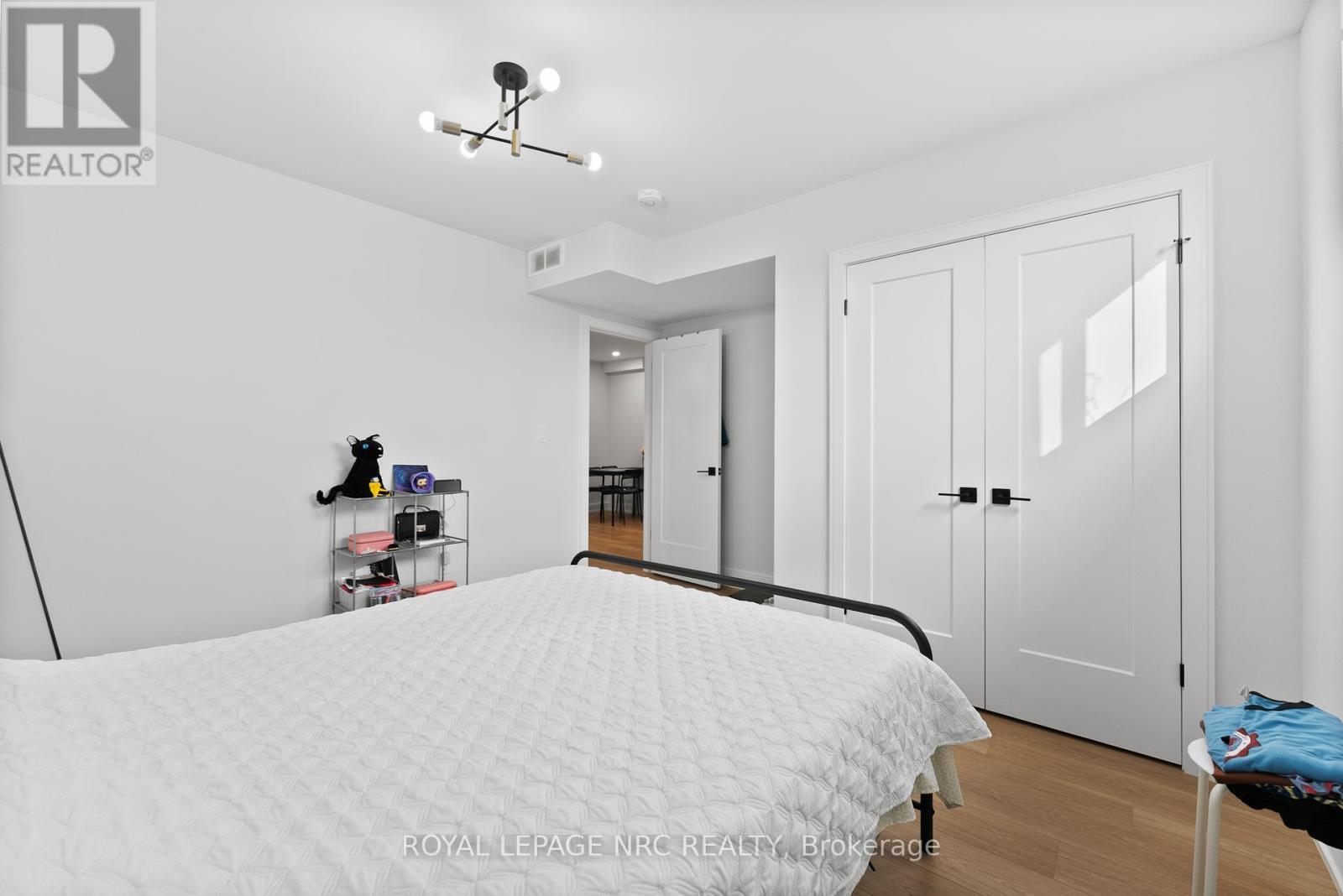 












7392 SPLENDOUR DRIVE

,
Niagara Falls (Brown),




Ontario
L2H3V8

