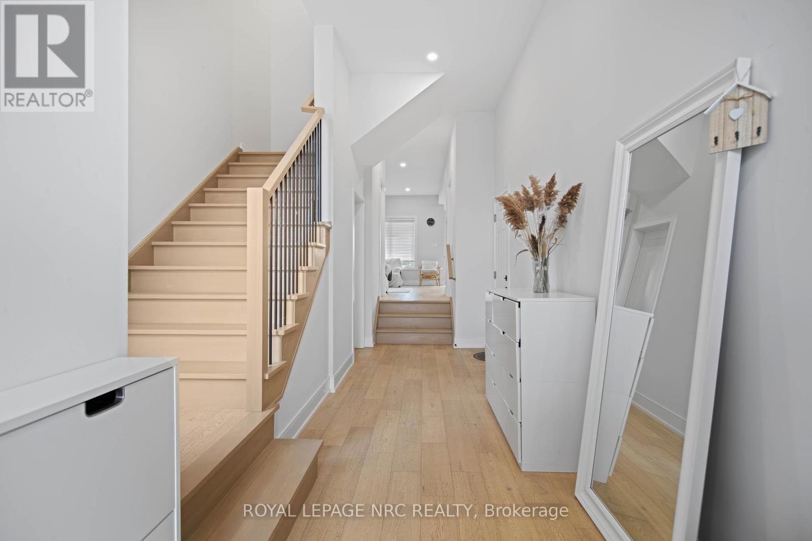 












7392 SPLENDOUR DRIVE

,
Niagara Falls (Brown),




Ontario
L2H3V8

