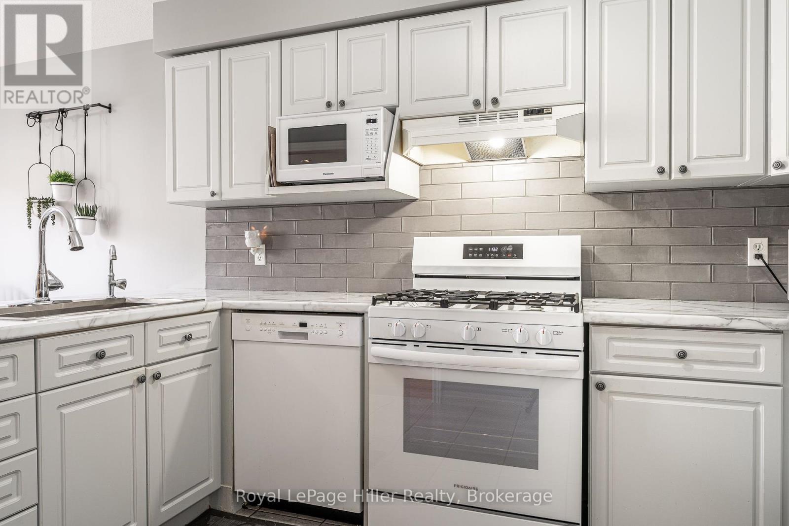 












416 BRUNSWICK STREET

,
Stratford,




Ontario
N5A3N4

