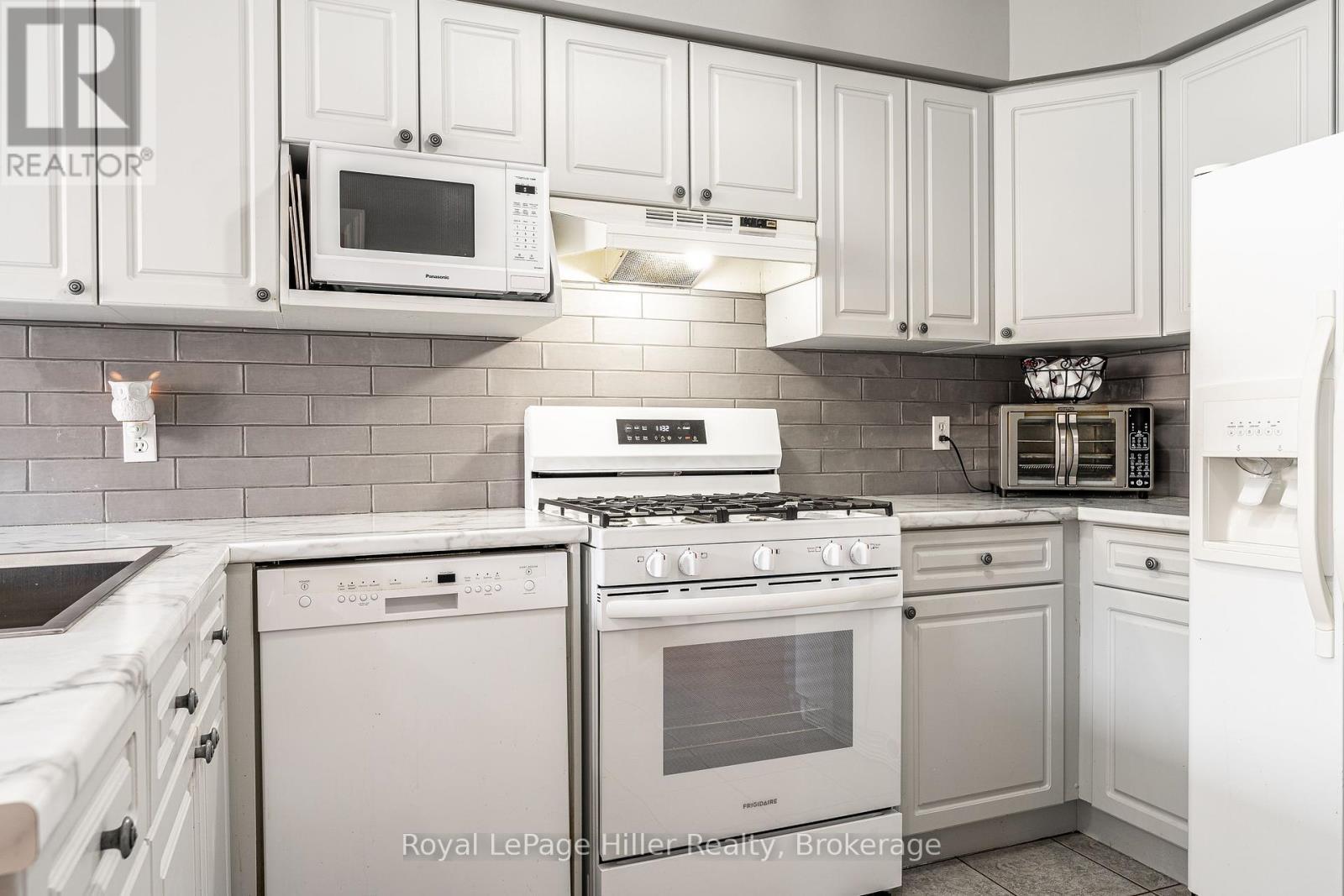 












416 BRUNSWICK STREET

,
Stratford,




Ontario
N5A3N4

