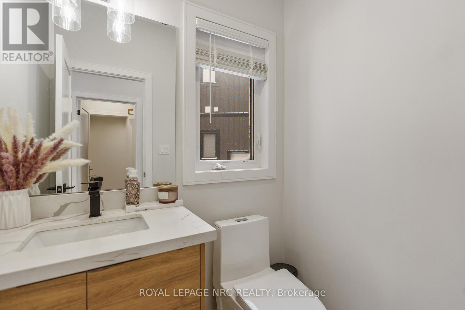 












7386 SPLENDOUR DRIVE

,
Niagara Falls (Brown),




Ontario
L2H3V8

