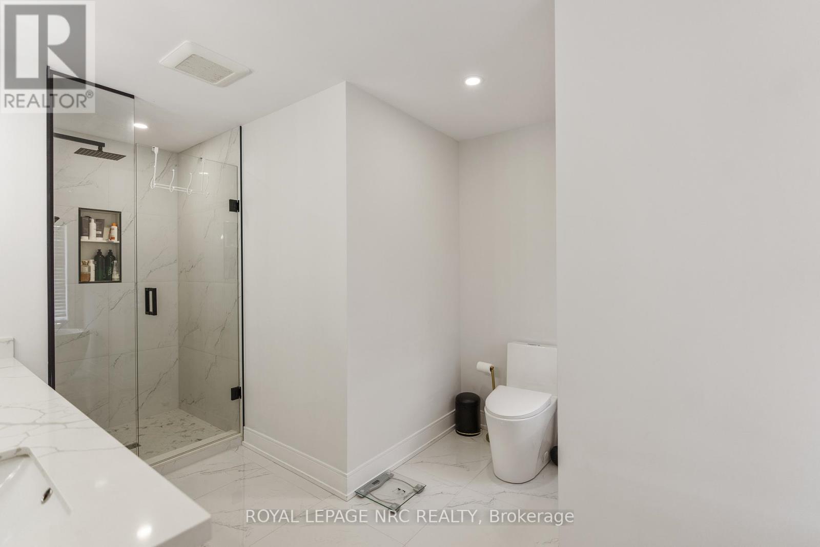 












7386 SPLENDOUR DRIVE

,
Niagara Falls (Brown),




Ontario
L2H3V8

