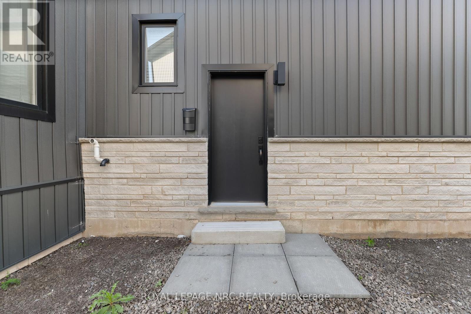 












7386 SPLENDOUR DRIVE

,
Niagara Falls (Brown),




Ontario
L2H3V8

