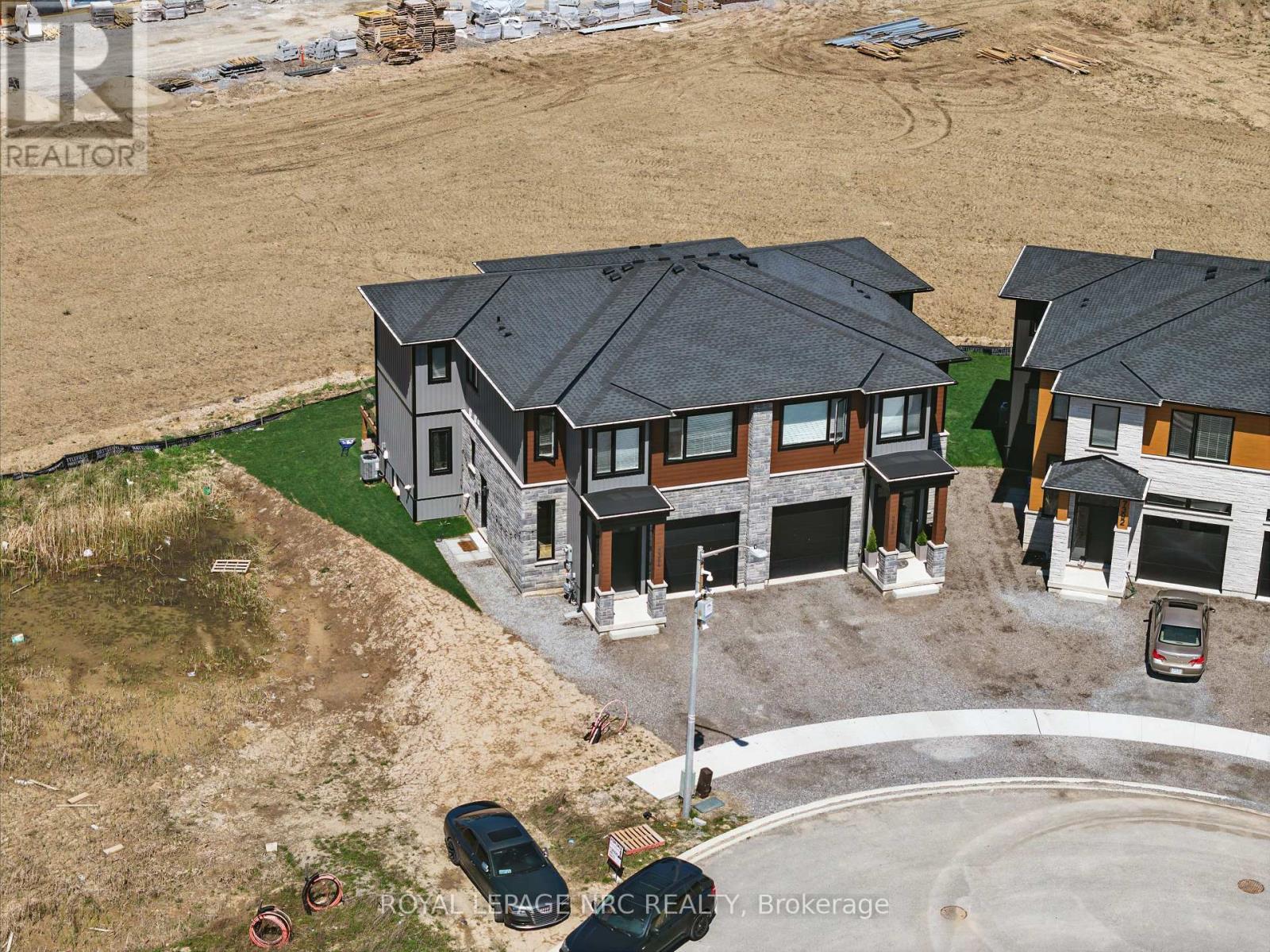 












7386 SPLENDOUR DRIVE

,
Niagara Falls (Brown),




Ontario
L2H3V8

