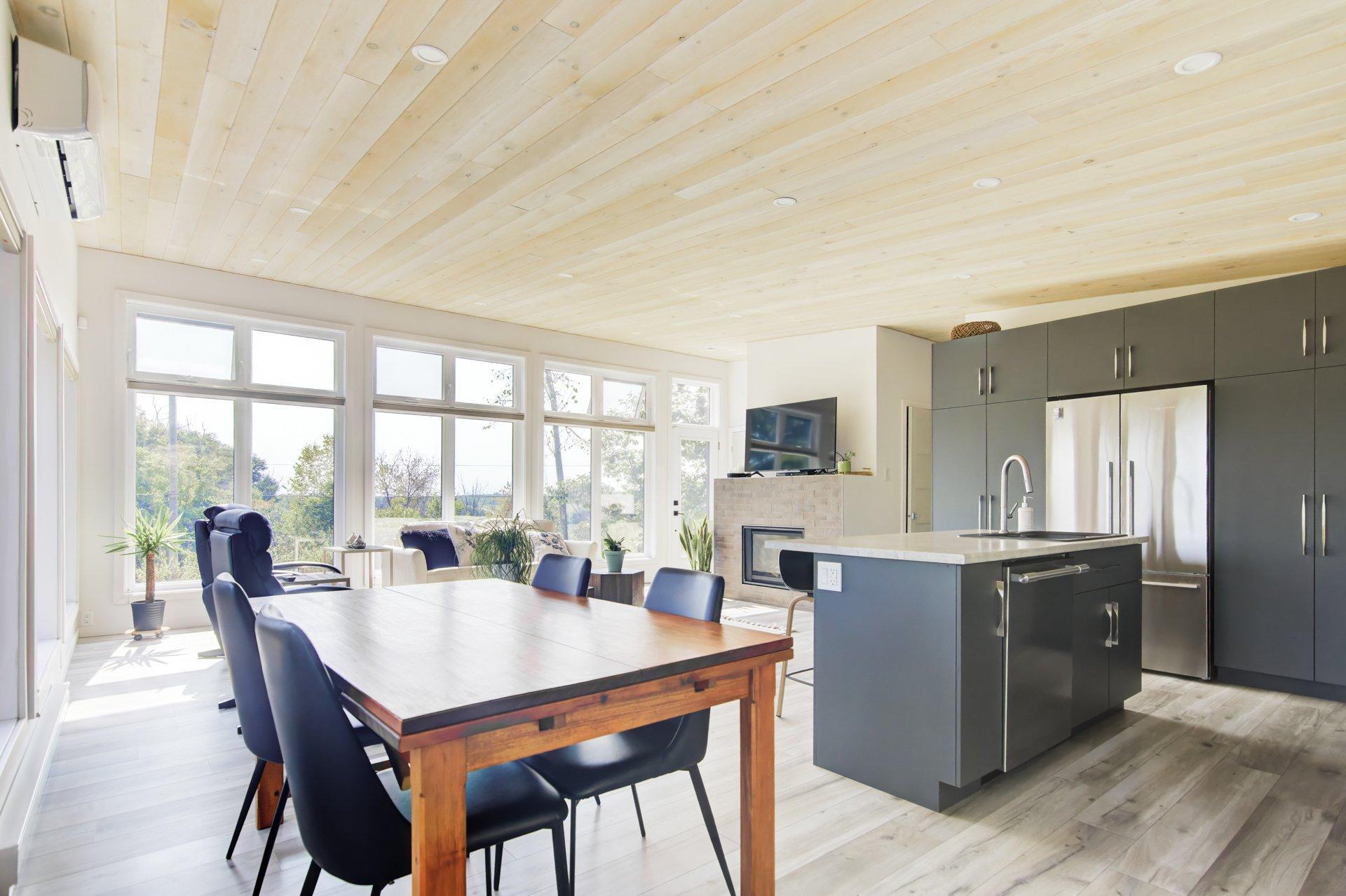 









1097


Ch. de la Côte

,
Lachute,




QC
J8H3W7

