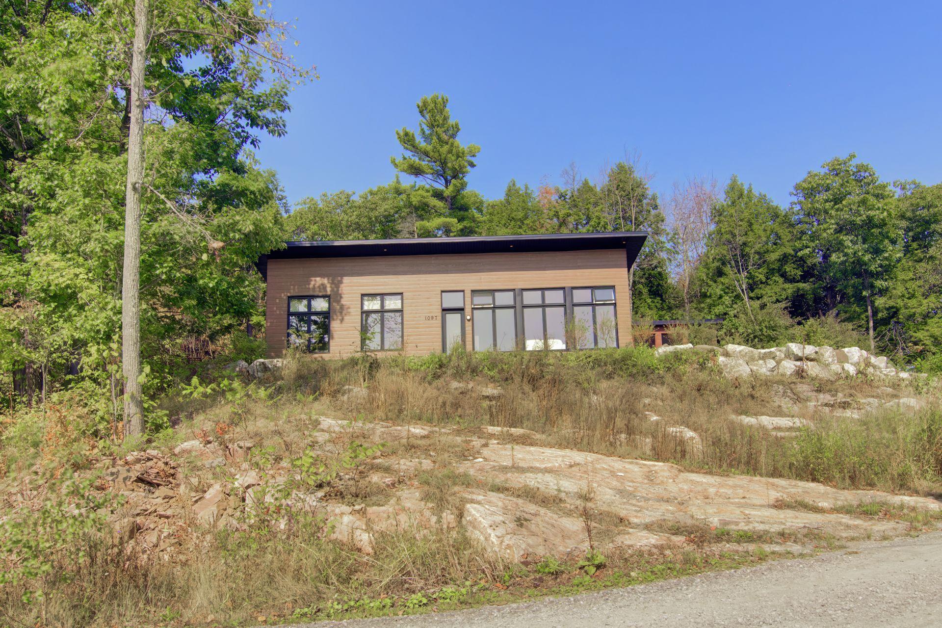 









1097


Ch. de la Côte

,
Lachute,




QC
J8H3W7

