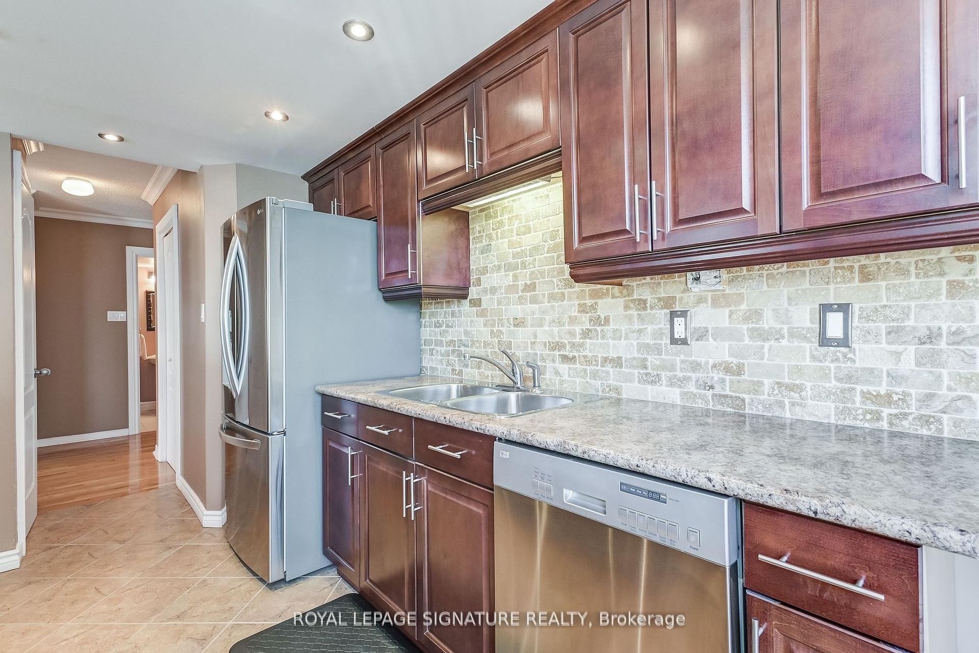 









75


King

Street East, 1105,
Mississauga,




ON
L5A 4G5

