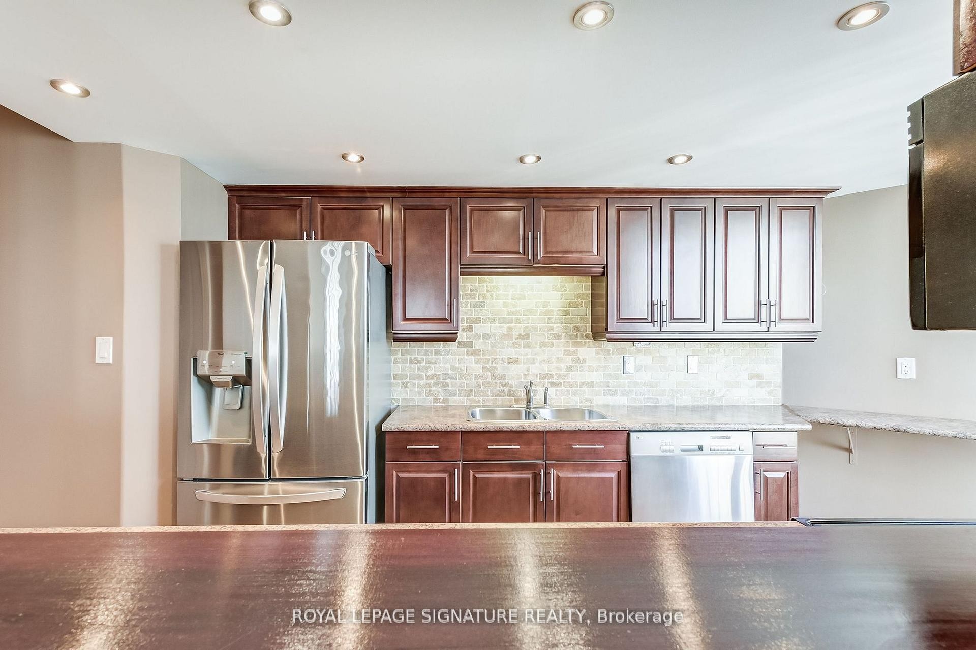 









75


King

Street East, 1105,
Mississauga,




ON
L5A 4G5

