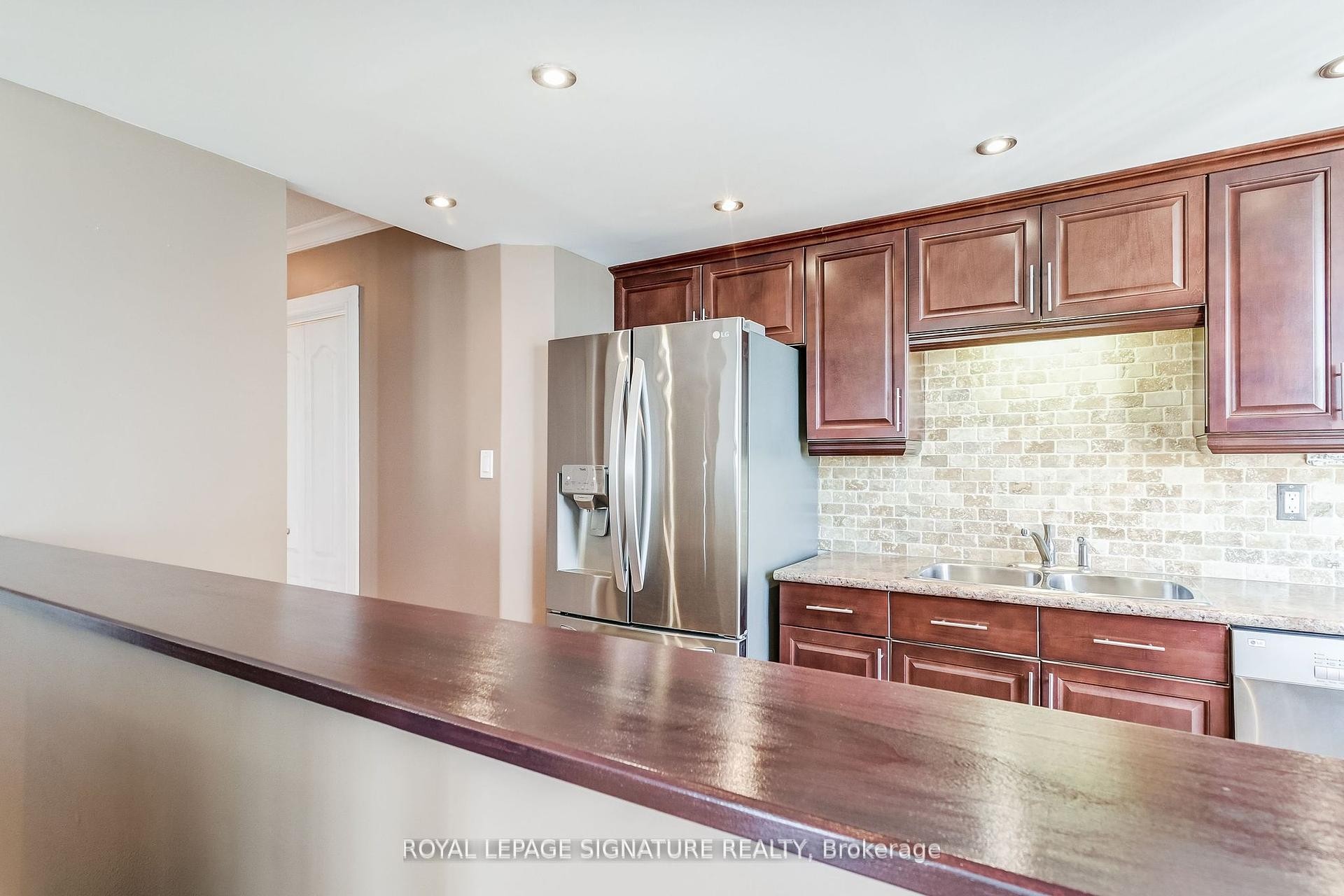 









75


King

Street East, 1105,
Mississauga,




ON
L5A 4G5

