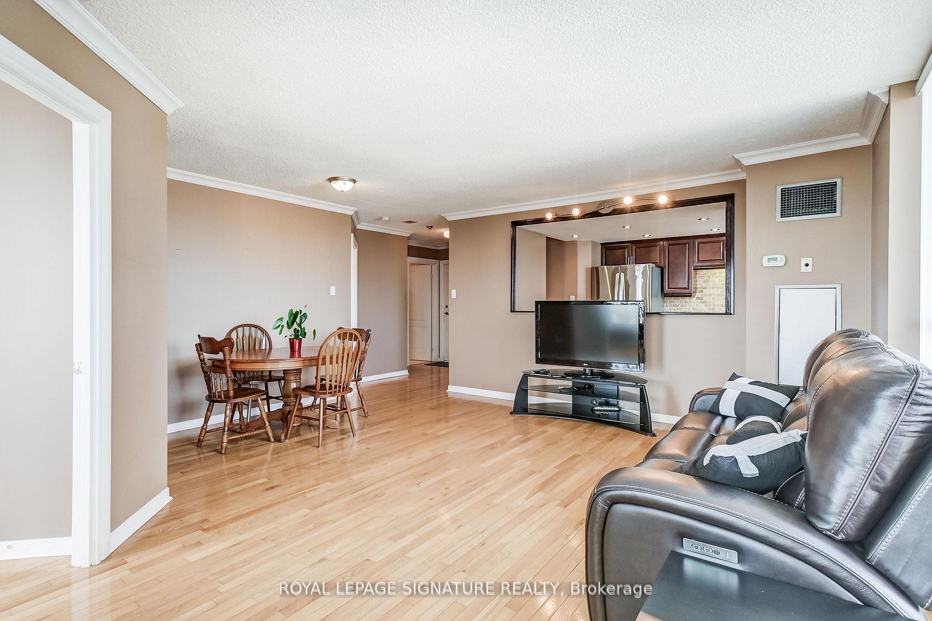 









75


King

Street East, 1105,
Mississauga,




ON
L5A 4G5

