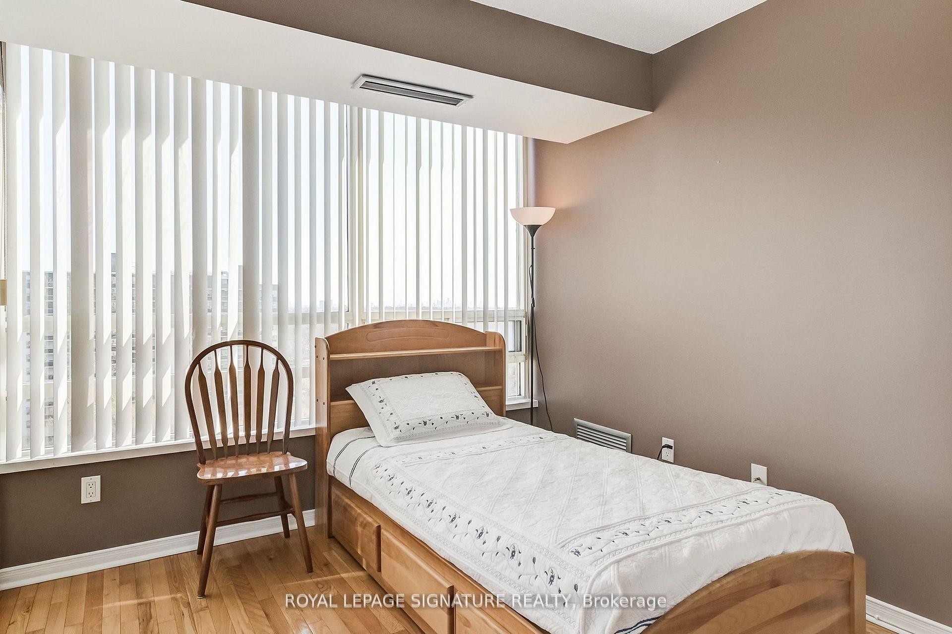 









75


King

Street East, 1105,
Mississauga,




ON
L5A 4G5


