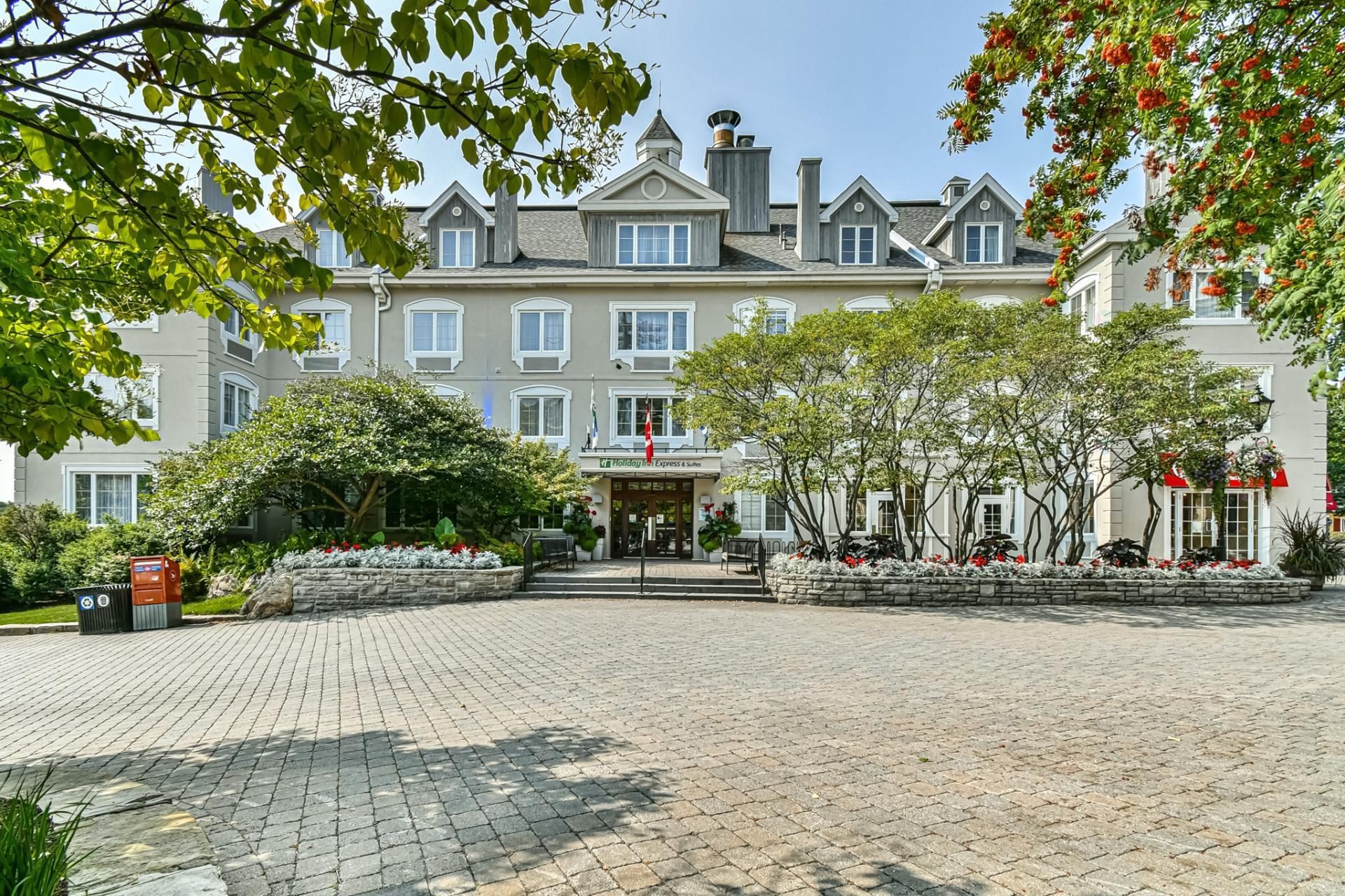 









160


Ch. du Curé-Deslauriers

, 441,
Mont-Tremblant,




QC
J8E1C9

