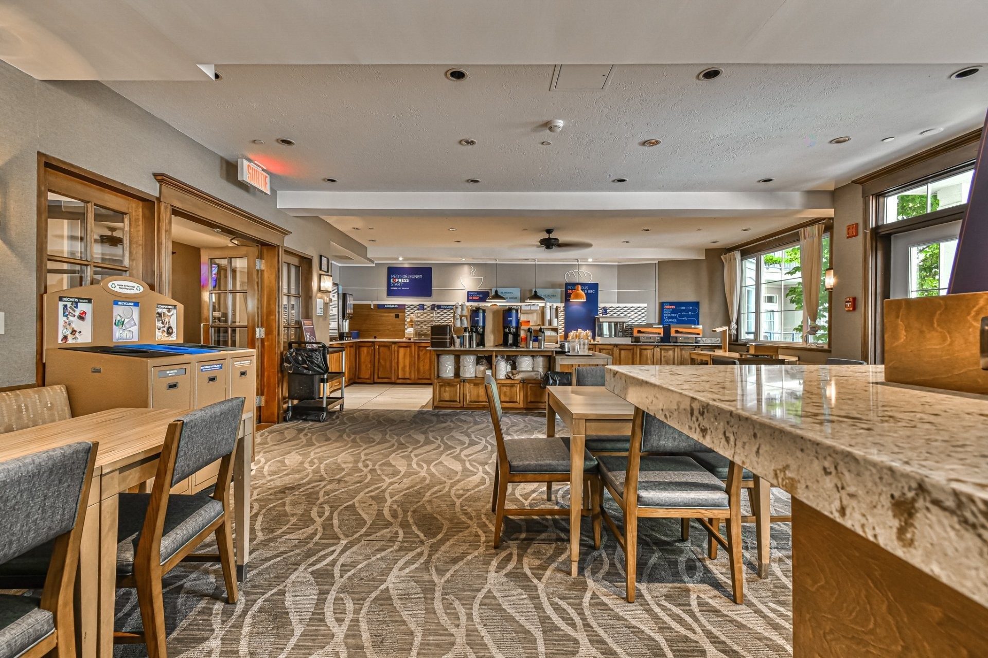 









160


Ch. du Curé-Deslauriers

, 441,
Mont-Tremblant,




QC
J8E1C9

