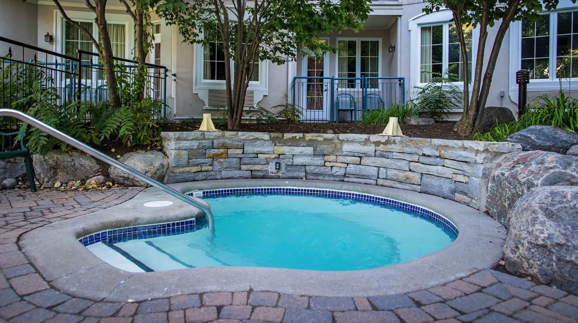 









160


Ch. du Curé-Deslauriers

, 441,
Mont-Tremblant,




QC
J8E1C9

