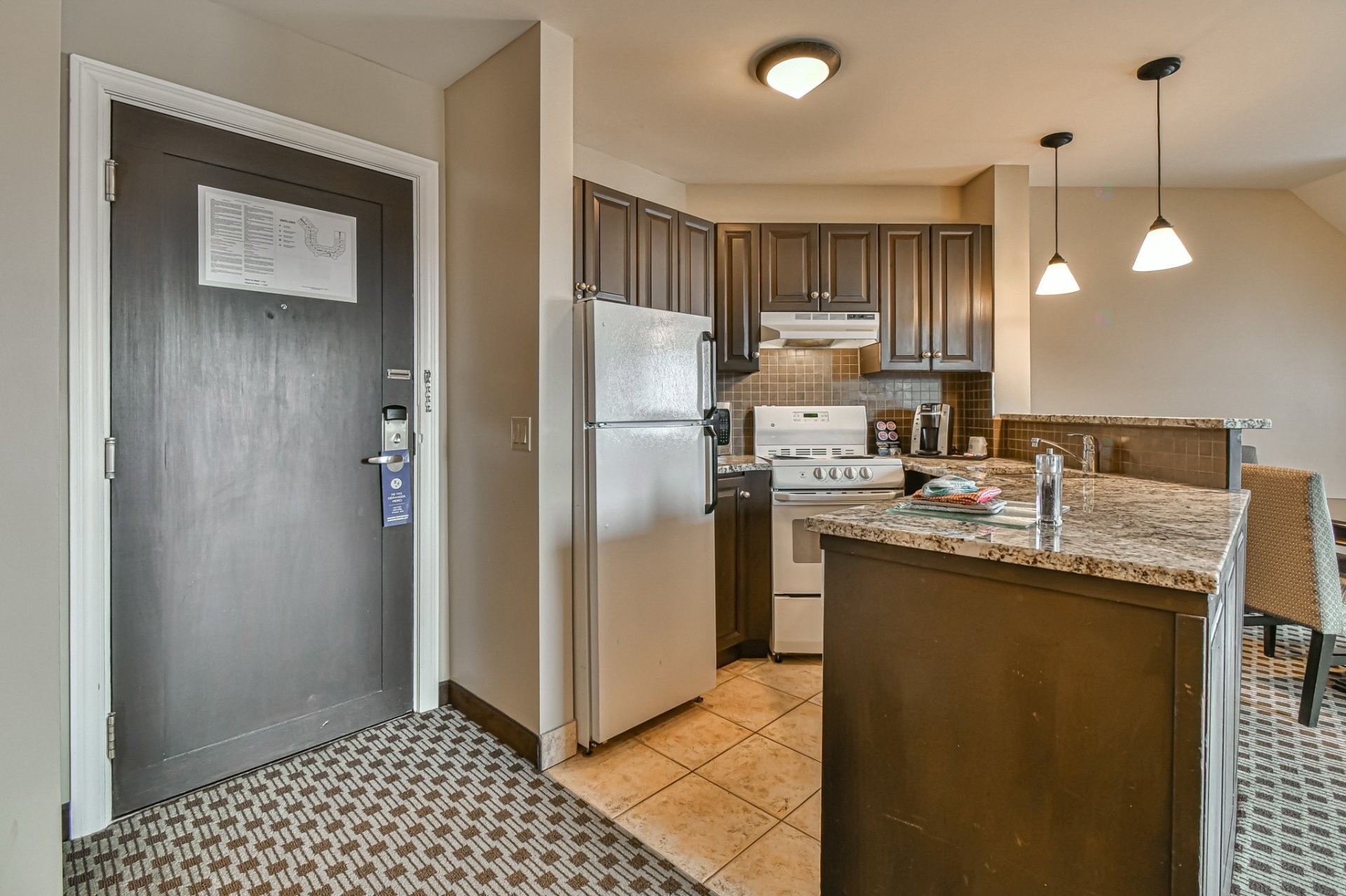 









160


Ch. du Curé-Deslauriers

, 441,
Mont-Tremblant,




QC
J8E1C9

