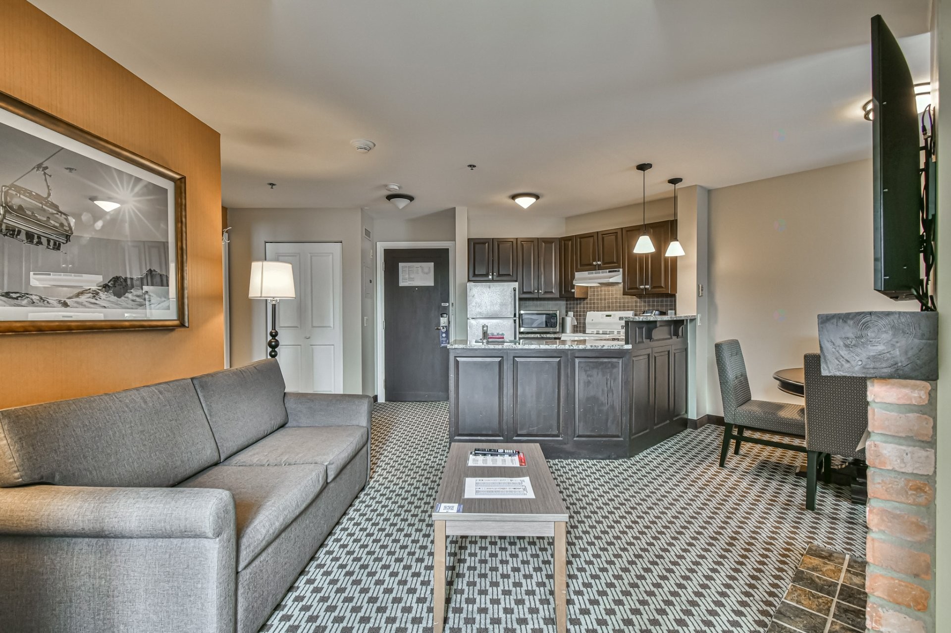 









160


Ch. du Curé-Deslauriers

, 441,
Mont-Tremblant,




QC
J8E1C9

