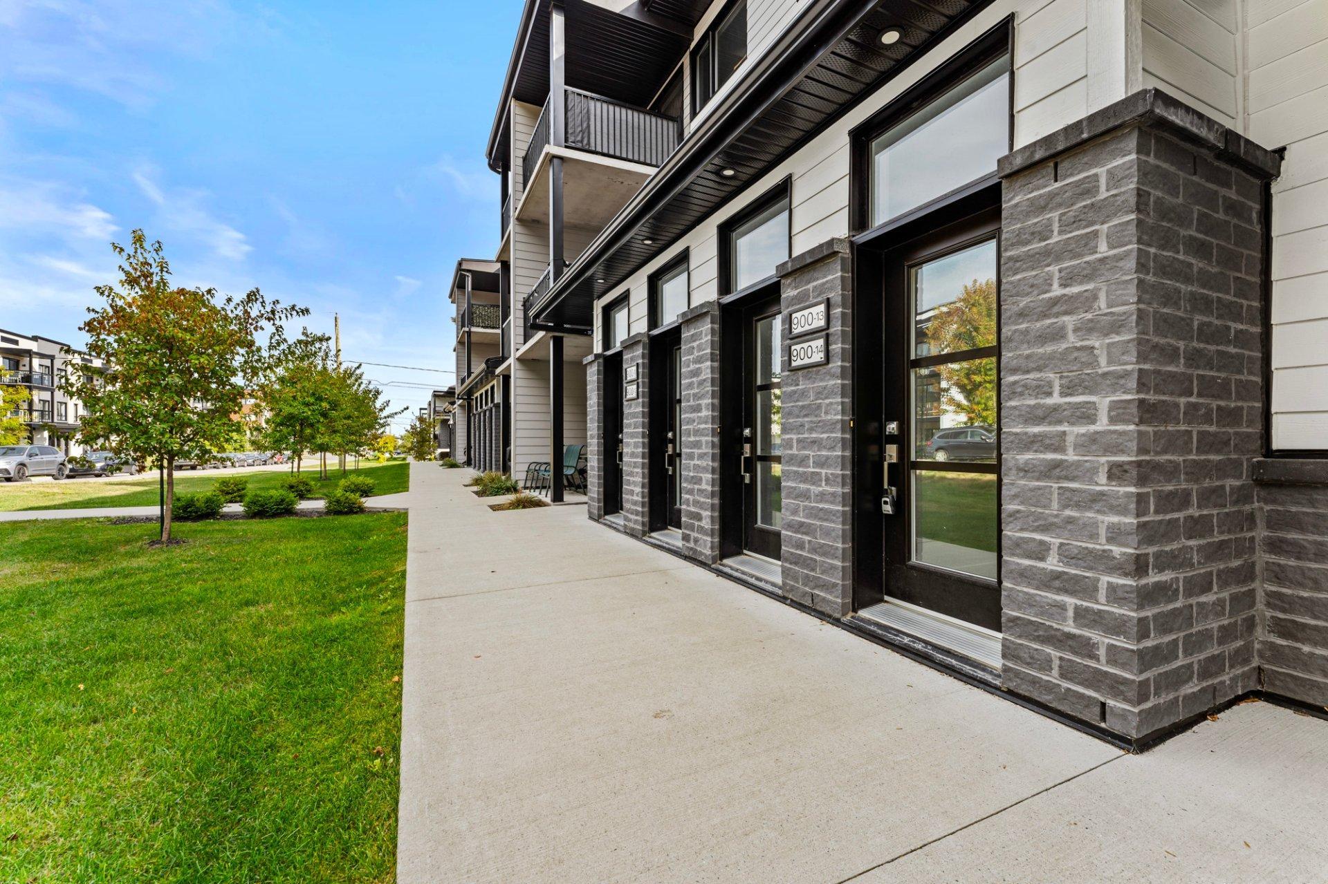 









900


Rue du Gisement

, 14,
Sherbrooke (Les Nations),




QC
J1H0N4

