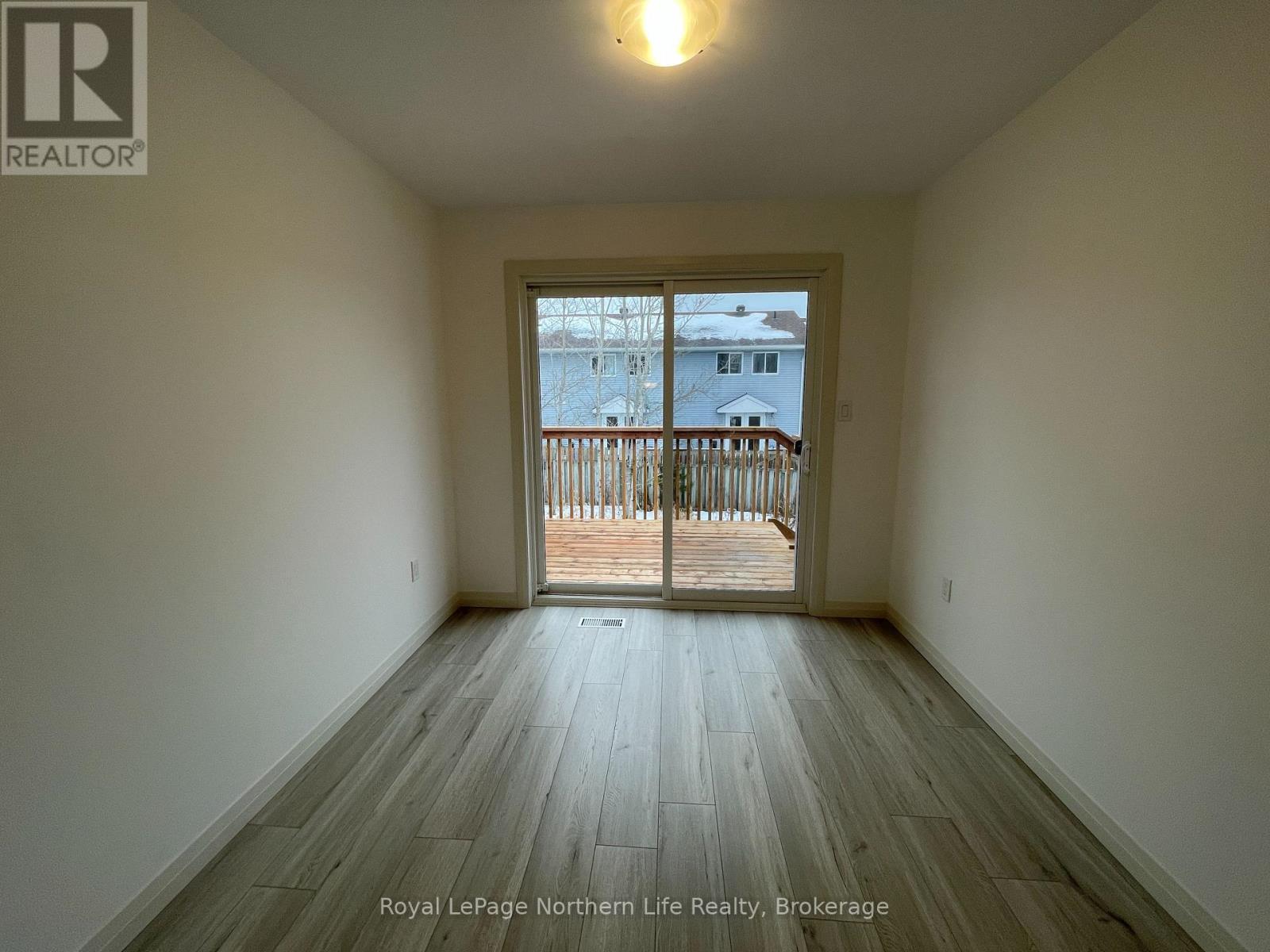 












10 MEADOW WOOD COURT

,
North Bay (Ferris),




Ontario
P1A4L5

