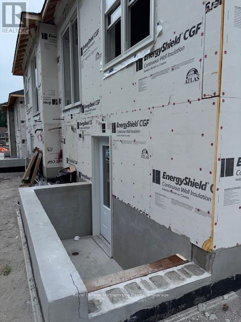 












10 MEADOW WOOD COURT

,
North Bay (Ferris),




Ontario
P1A4L5

