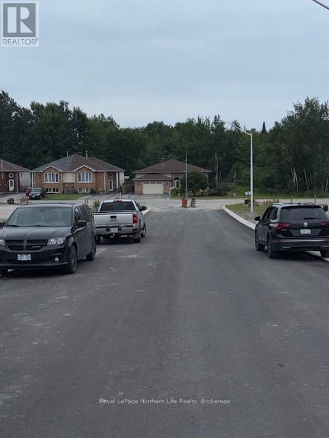 












10 MEADOW WOOD COURT

,
North Bay (Ferris),




Ontario
P1A4L5

