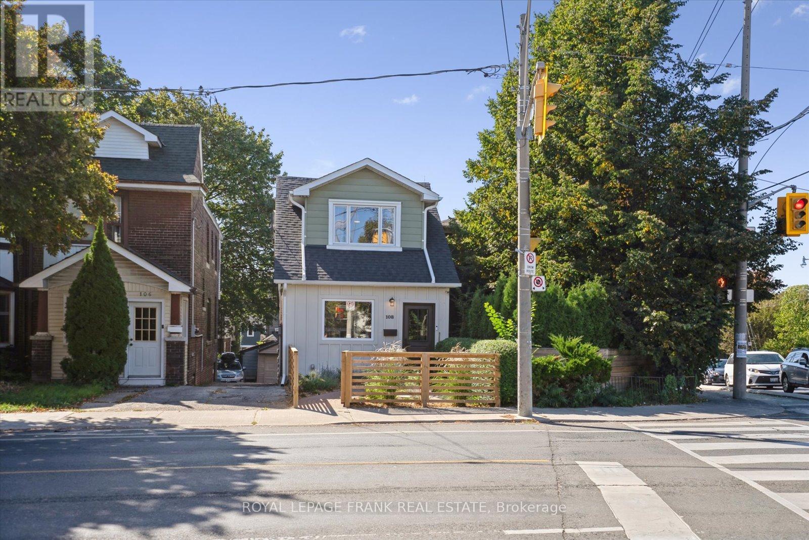 












108 GREENWOOD AVENUE

,
Toronto (South Riverdale),




Ontario
M4L2P6

