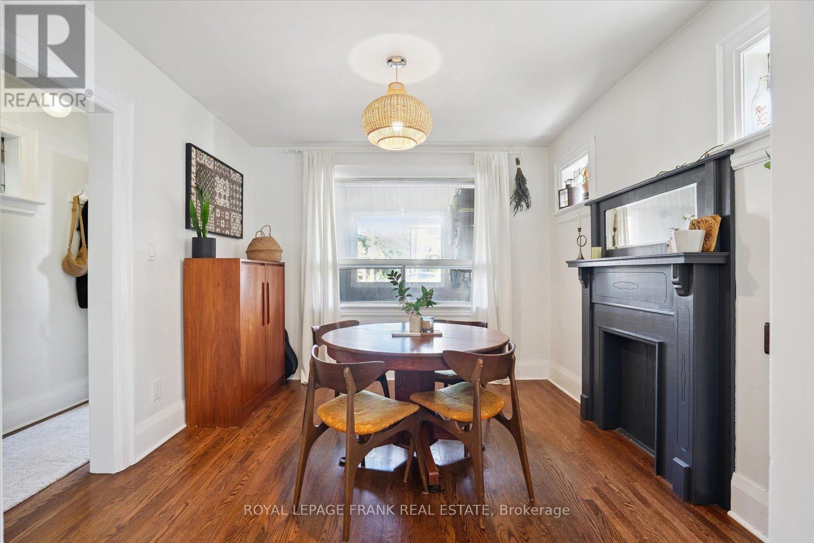 












108 GREENWOOD AVENUE

,
Toronto (South Riverdale),




Ontario
M4L2P6

