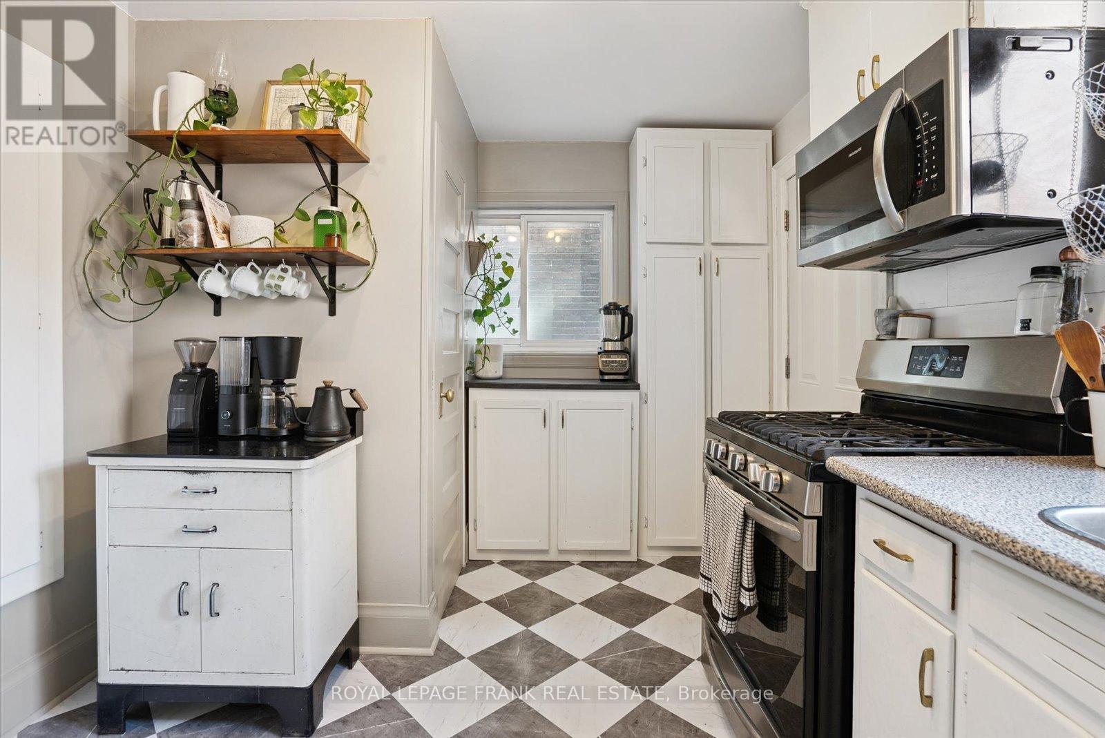












108 GREENWOOD AVENUE

,
Toronto (South Riverdale),




Ontario
M4L2P6

