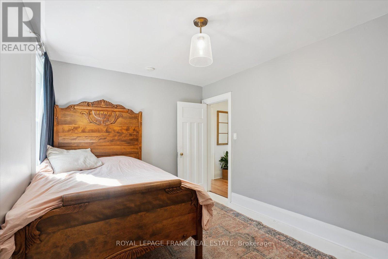 












108 GREENWOOD AVENUE

,
Toronto (South Riverdale),




Ontario
M4L2P6

