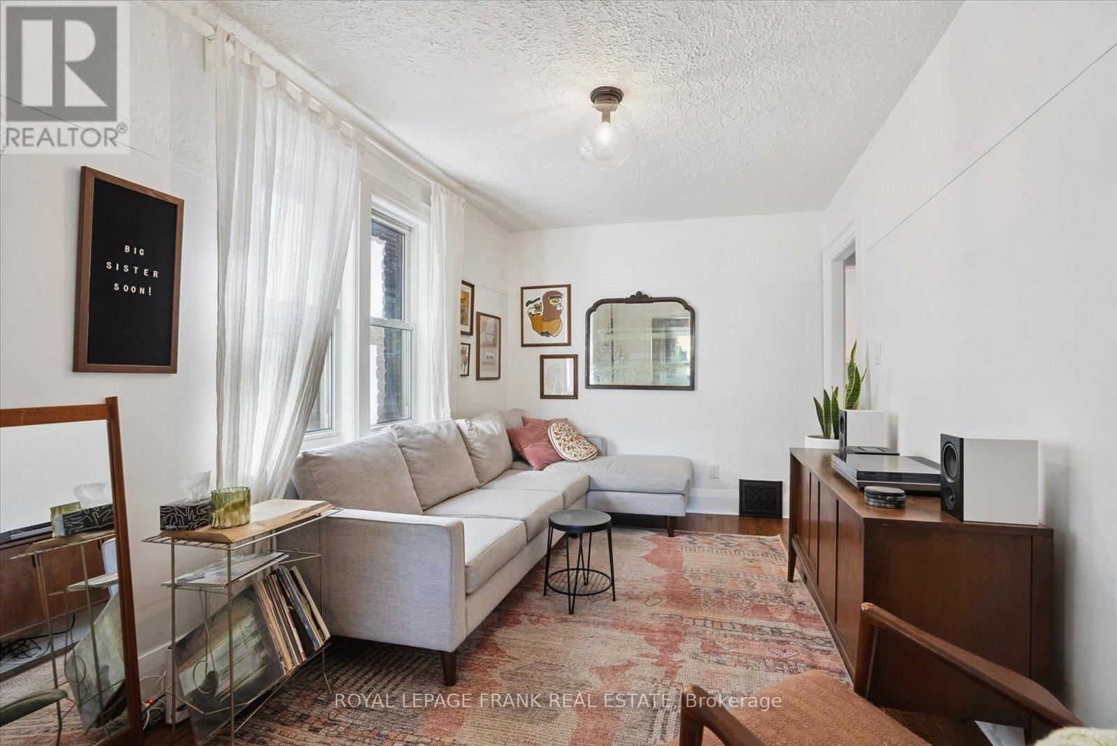 












108 GREENWOOD AVENUE

,
Toronto (South Riverdale),




Ontario
M4L2P6

