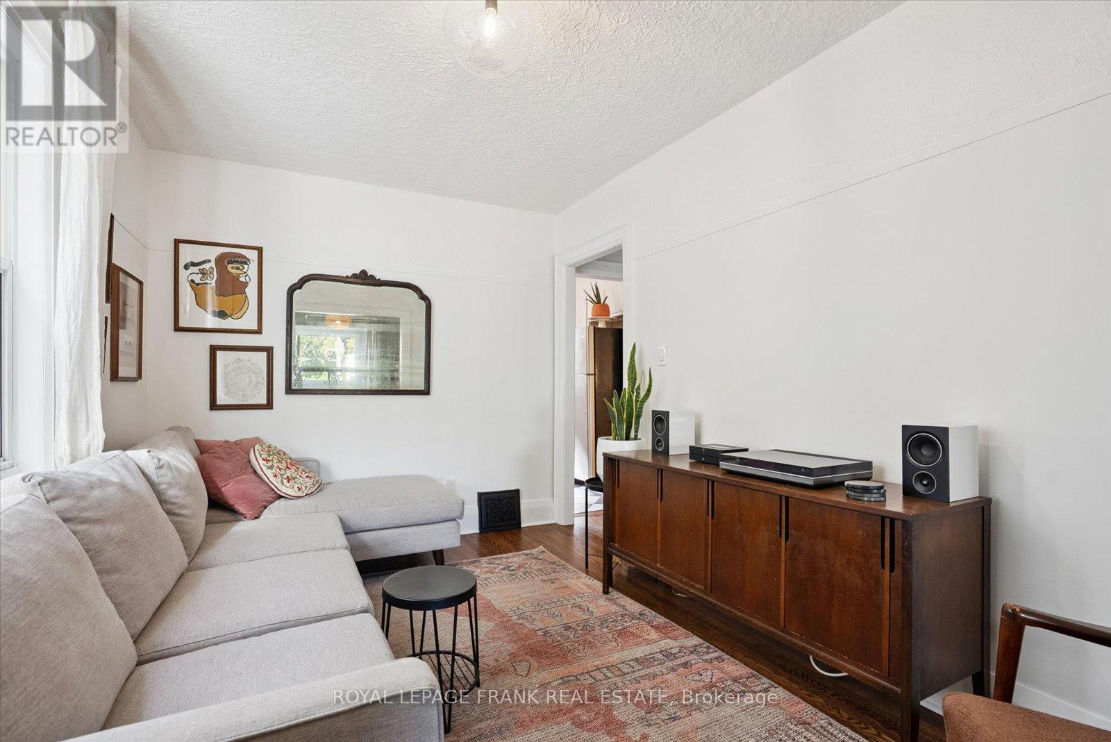 












108 GREENWOOD AVENUE

,
Toronto (South Riverdale),




Ontario
M4L2P6

