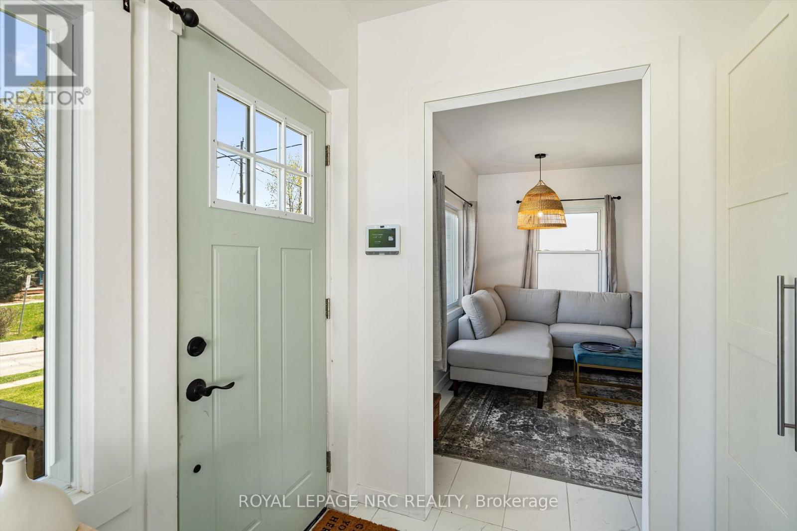 












37 LOCK STREET

,
St. Catharines (Port Dalhousie),




Ontario
L2N5B8

