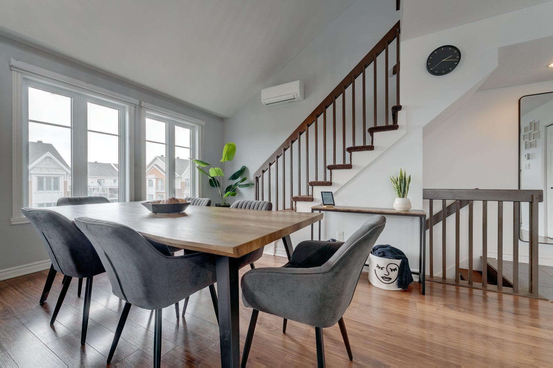 









3764


Boul. Gareau

,
Longueuil (Saint-Hubert),




QC
J3Y0M1


