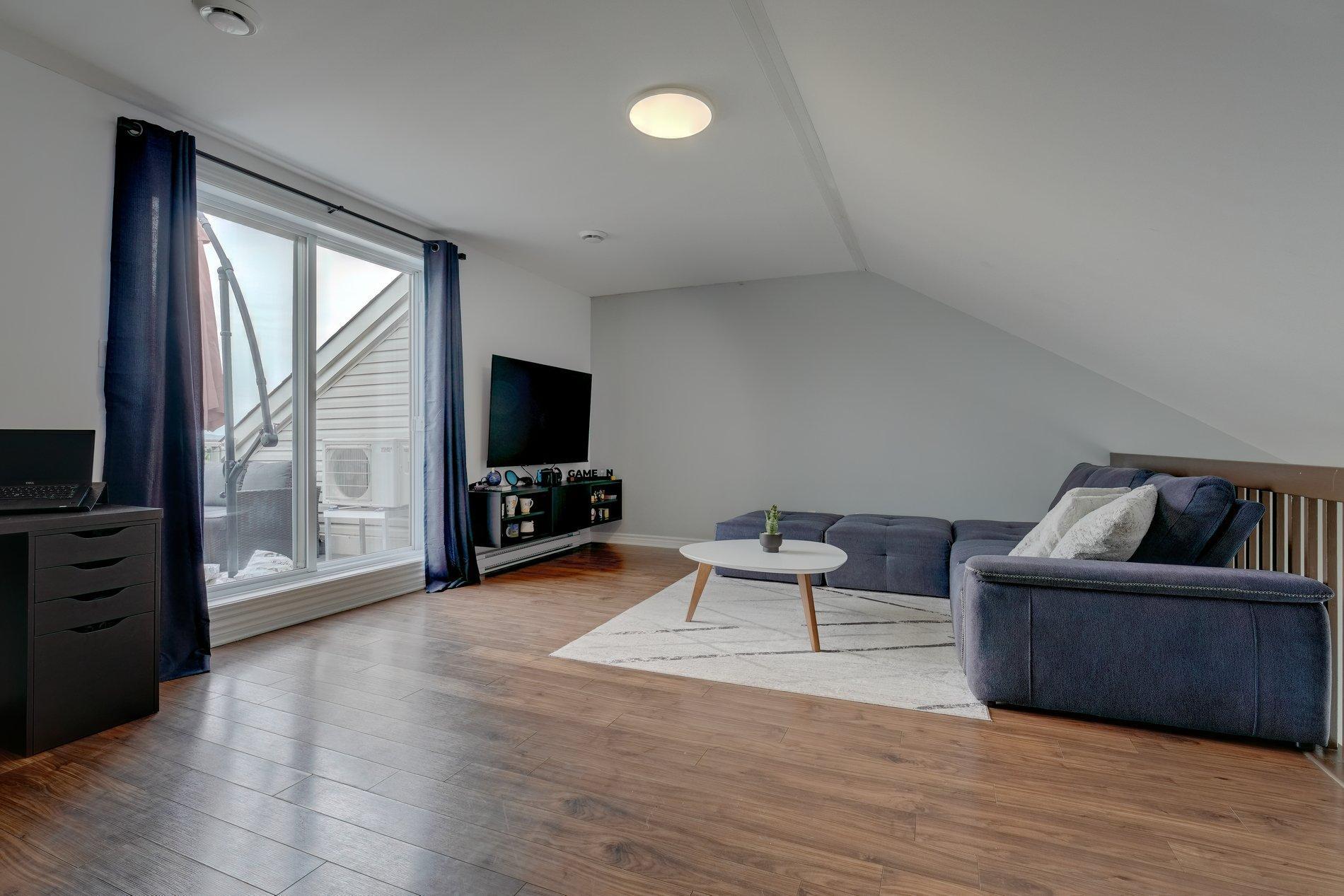 









3764


Boul. Gareau

,
Longueuil (Saint-Hubert),




QC
J3Y0M1

