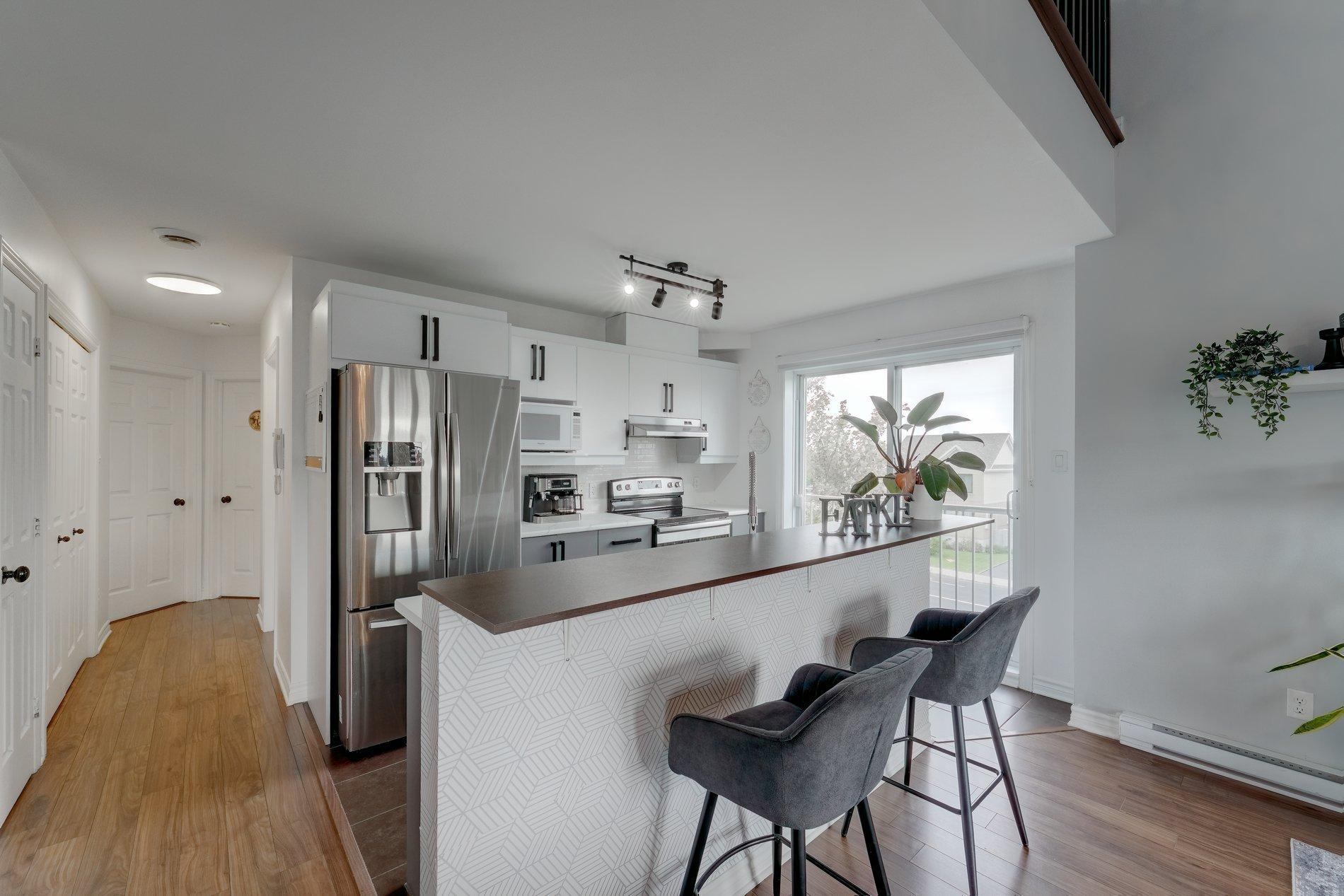 









3764


Boul. Gareau

,
Longueuil (Saint-Hubert),




QC
J3Y0M1


