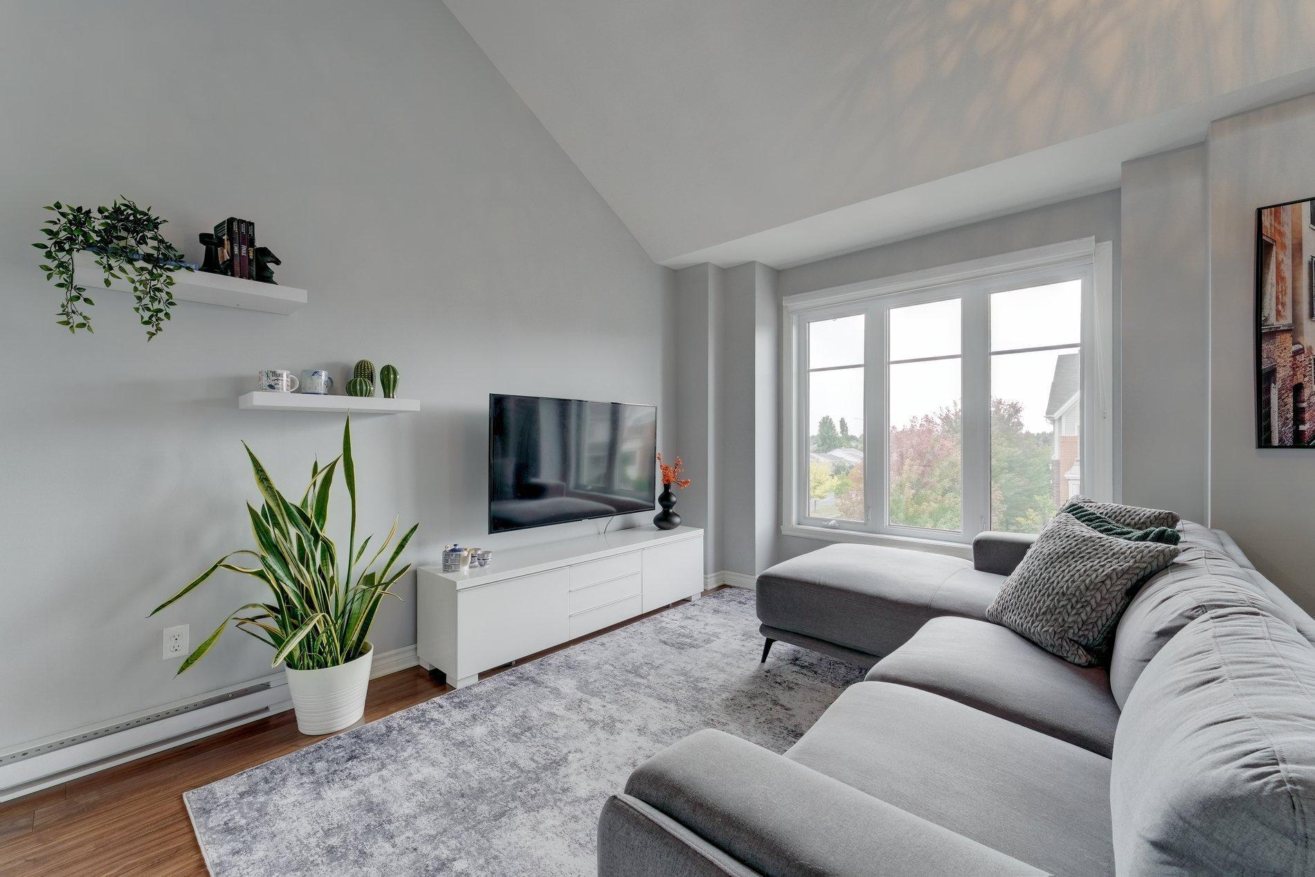 









3764


Boul. Gareau

,
Longueuil (Saint-Hubert),




QC
J3Y0M1


