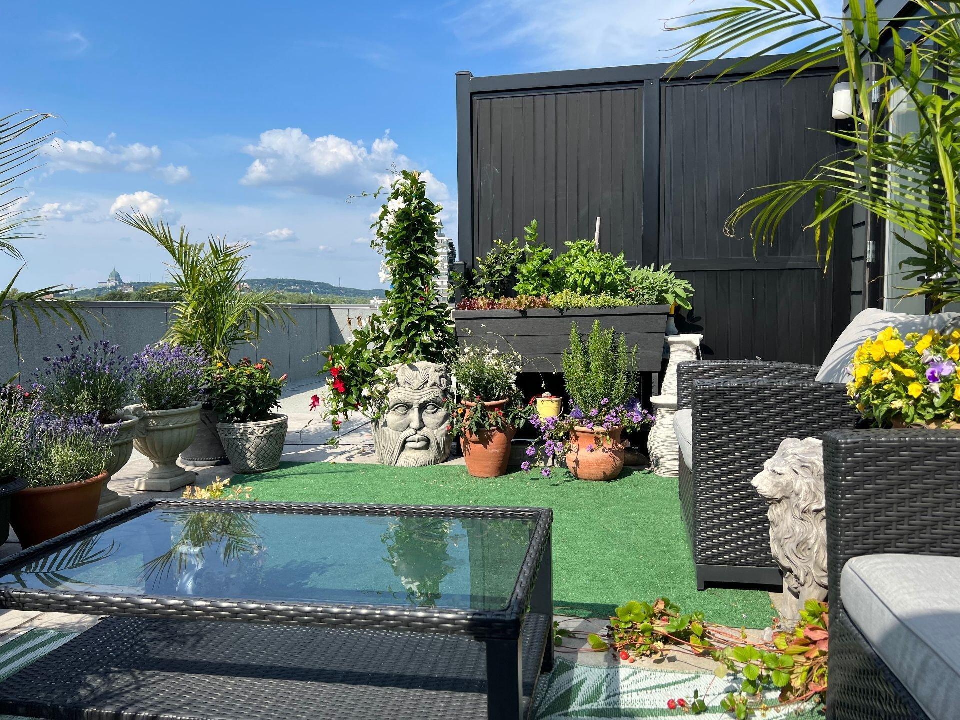 









3300


Boul. Cavendish

, 603,
Montréal (Côte-des-Neiges/Notre-Dame-de-Grâce),




QC
H4B2M8

