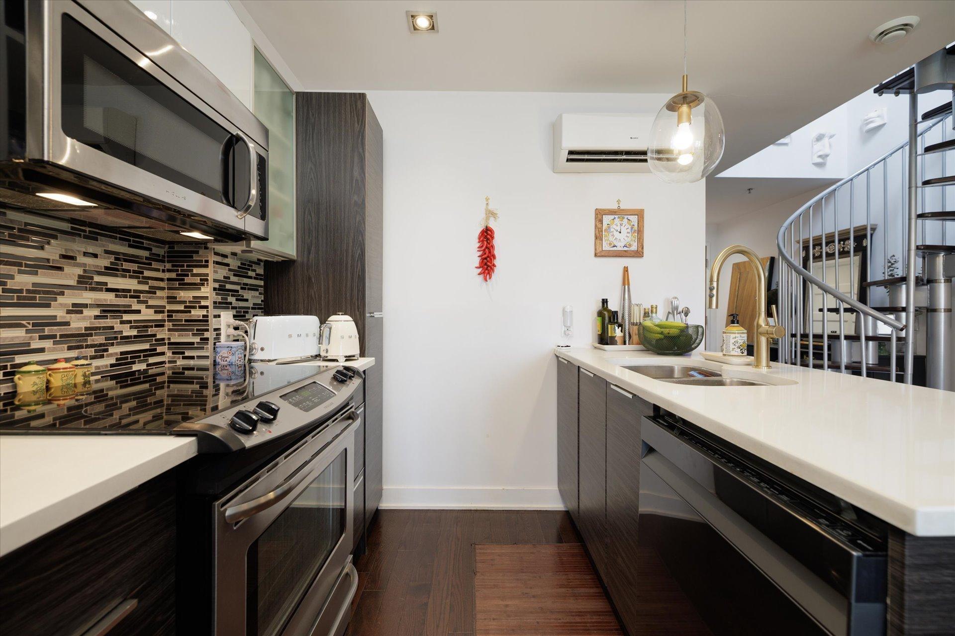 









3300


Boul. Cavendish

, 603,
Montréal (Côte-des-Neiges/Notre-Dame-de-Grâce),




QC
H4B2M8

