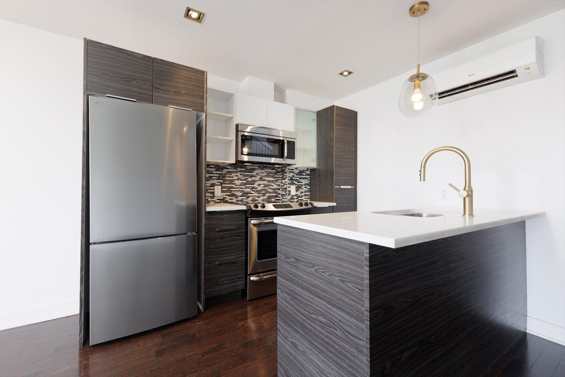 









3300


Boul. Cavendish

, 603,
Montréal (Côte-des-Neiges/Notre-Dame-de-Grâce),




QC
H4B2M8

