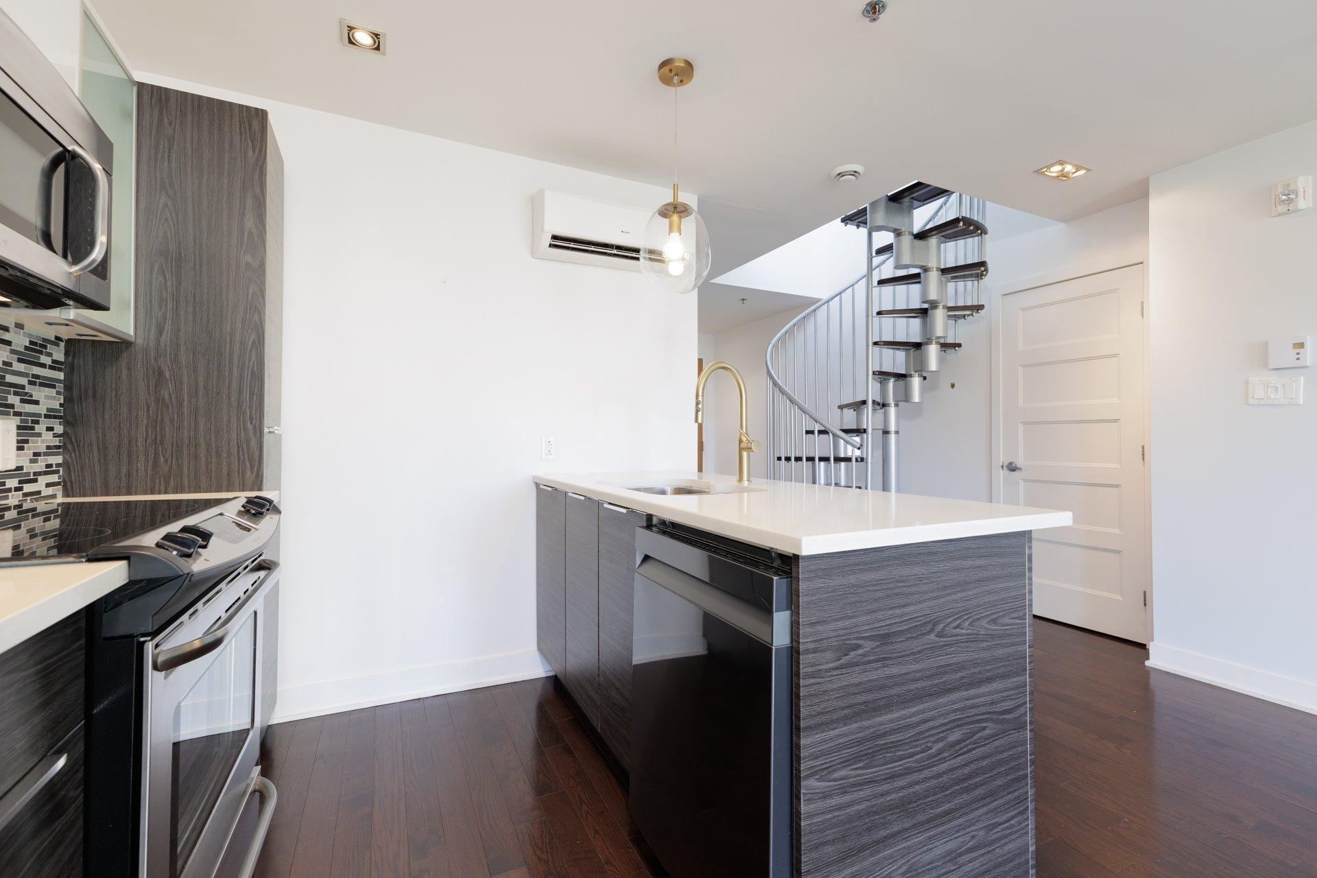 









3300


Boul. Cavendish

, 603,
Montréal (Côte-des-Neiges/Notre-Dame-de-Grâce),




QC
H4B2M8

