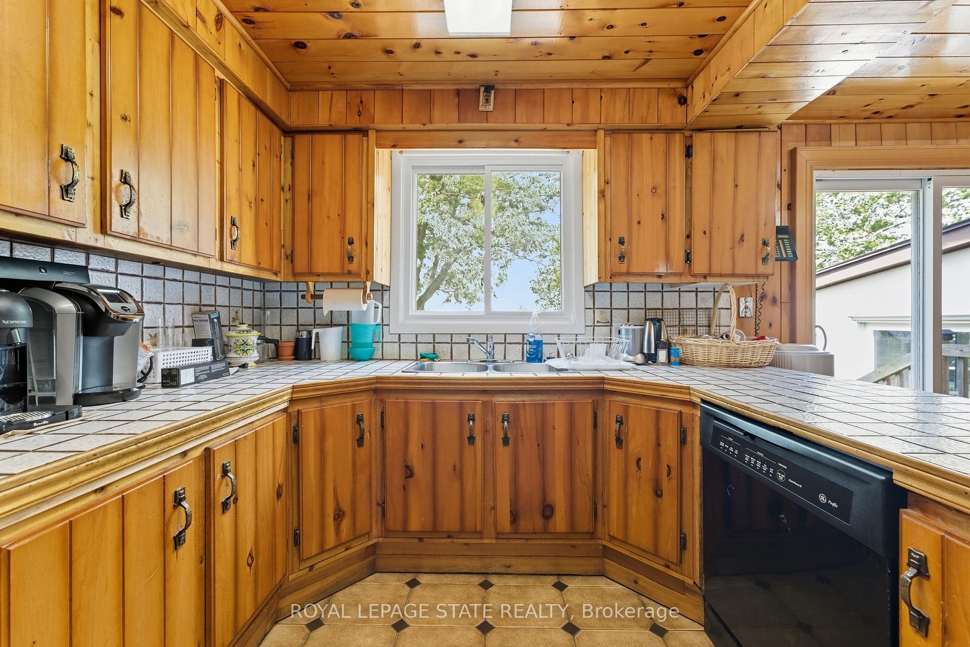 









328


Trinity Church

Road,
Hamilton,




ON
L0R 1P0

